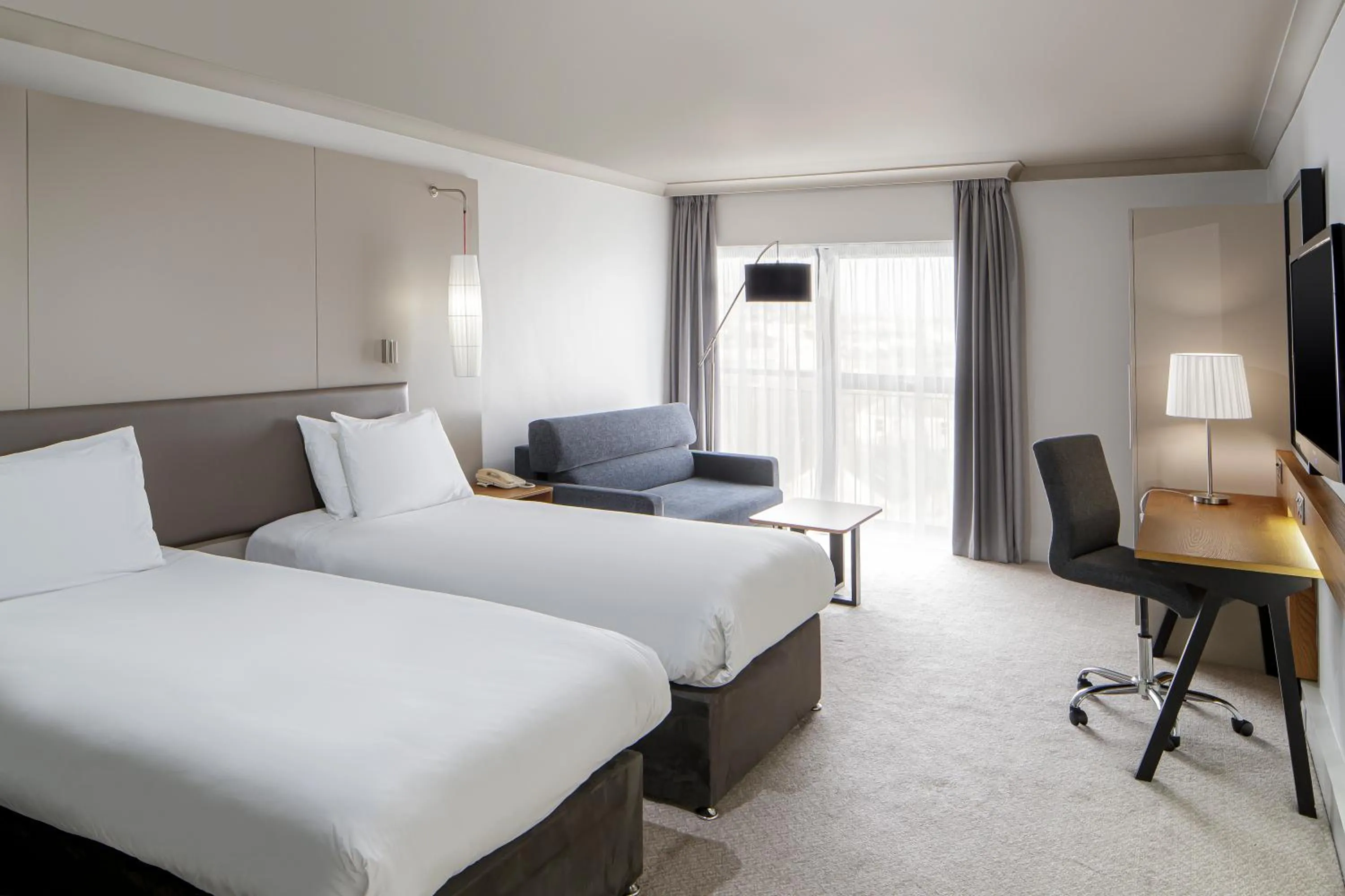 Bedroom, Bed in Crowne Plaza Plymouth by IHG