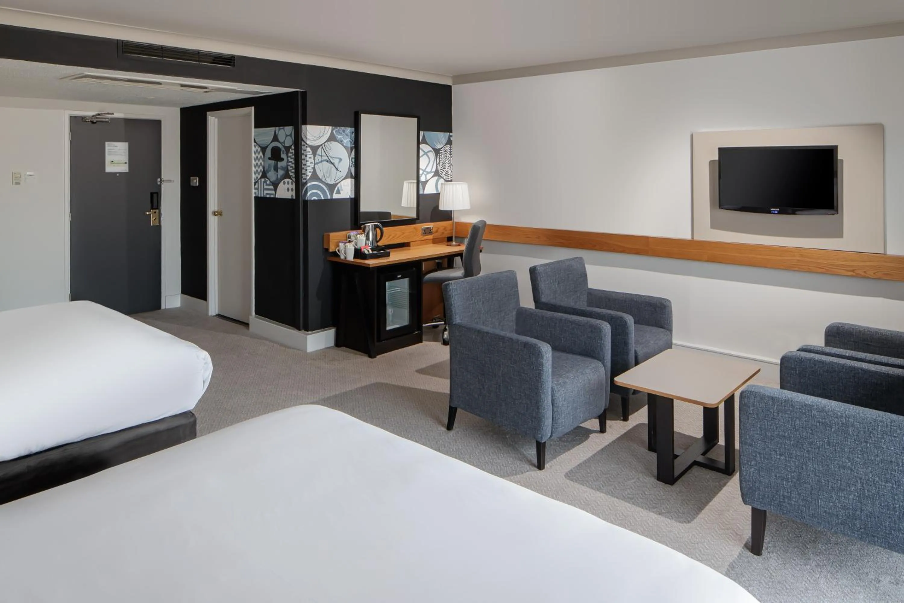 TV and multimedia, Bed in Crowne Plaza Plymouth by IHG