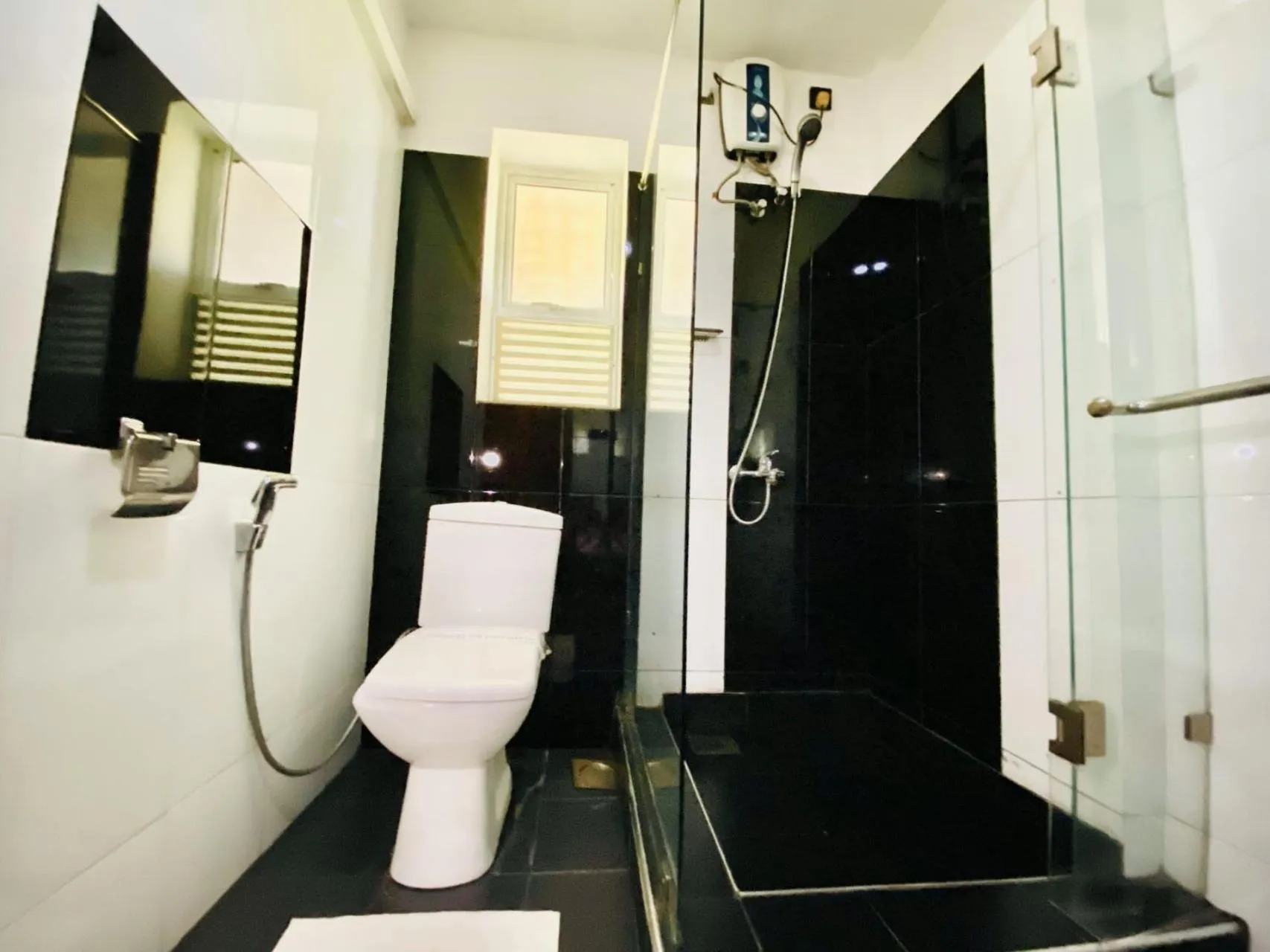 Shower in Ceylan Lodge