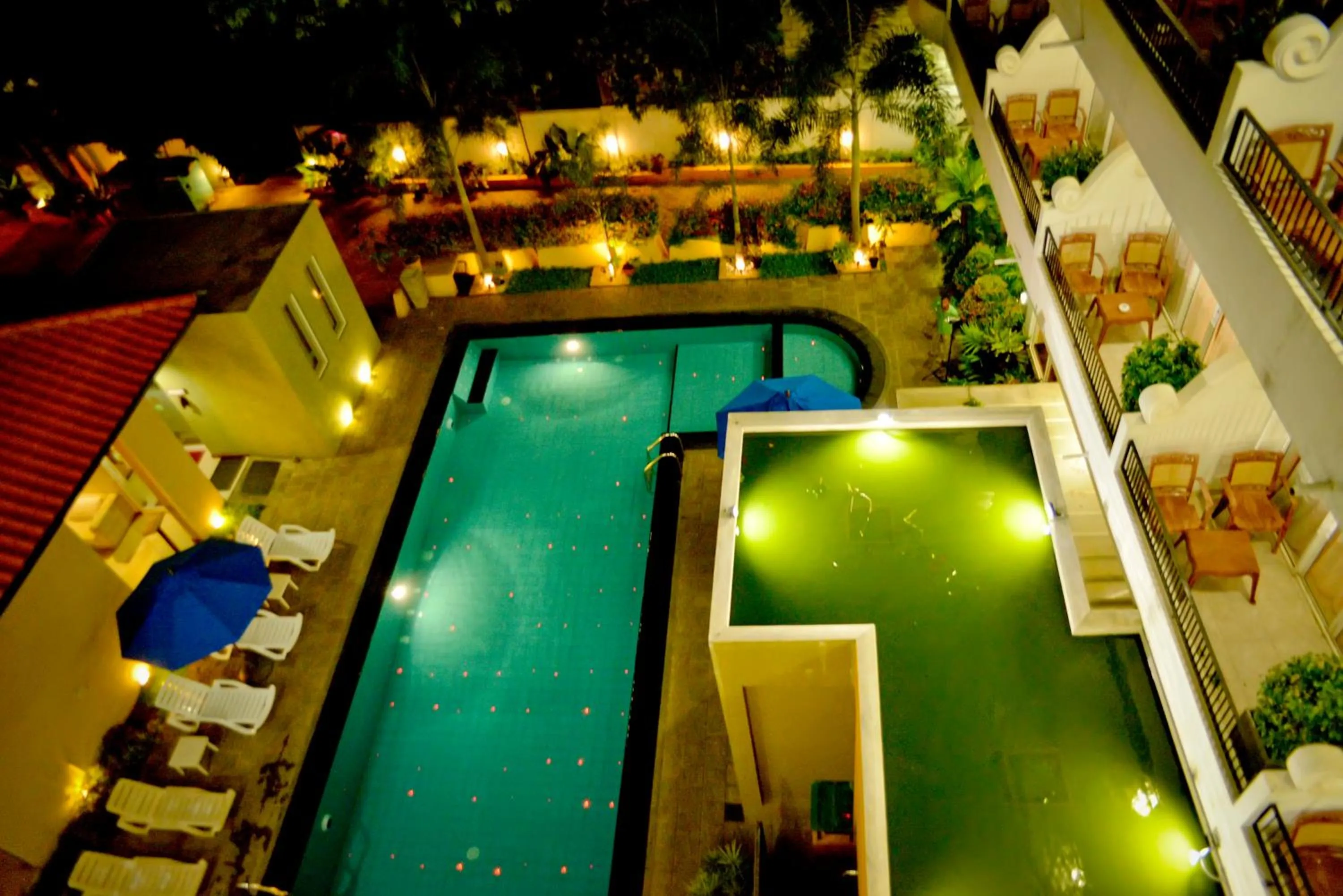 Swimming pool in Ceylan Lodge