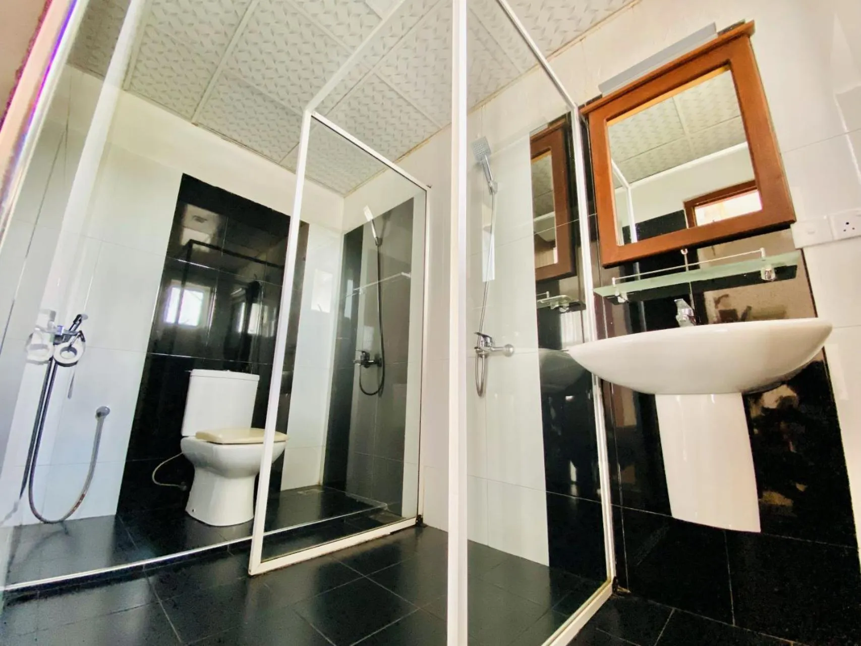 Bathroom in Ceylan Lodge