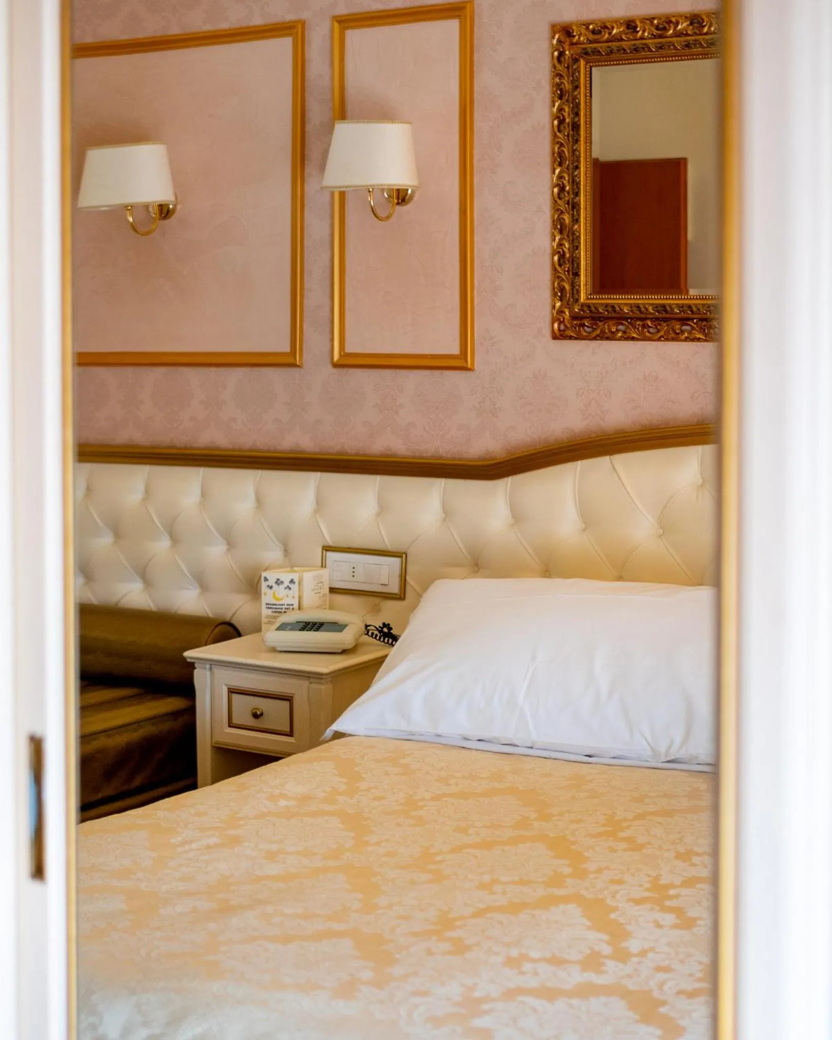 Bed in Hotel Mazzanti