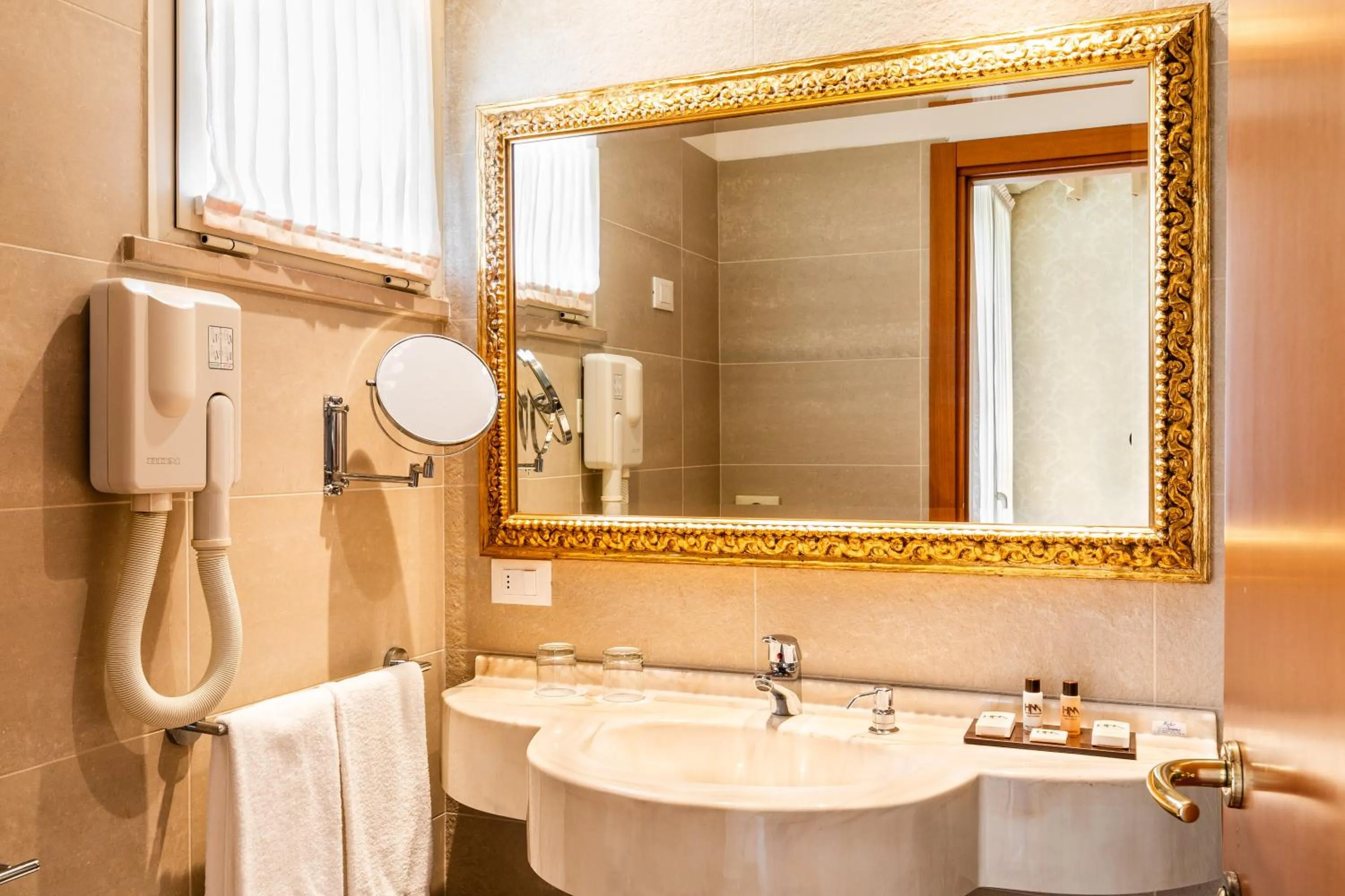 Bathroom in Hotel Mazzanti