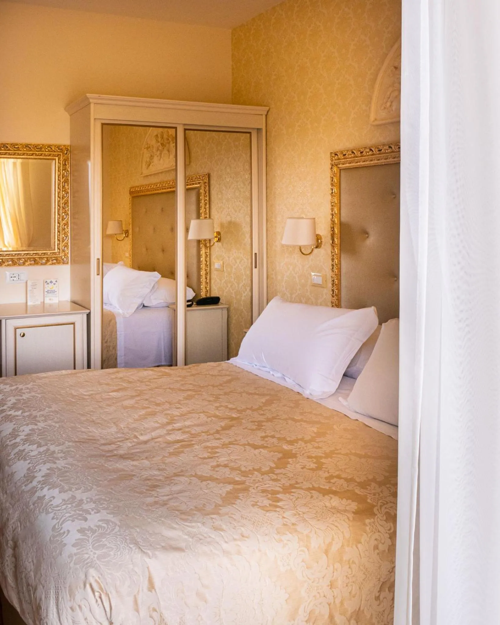 Bedroom in Hotel Mazzanti