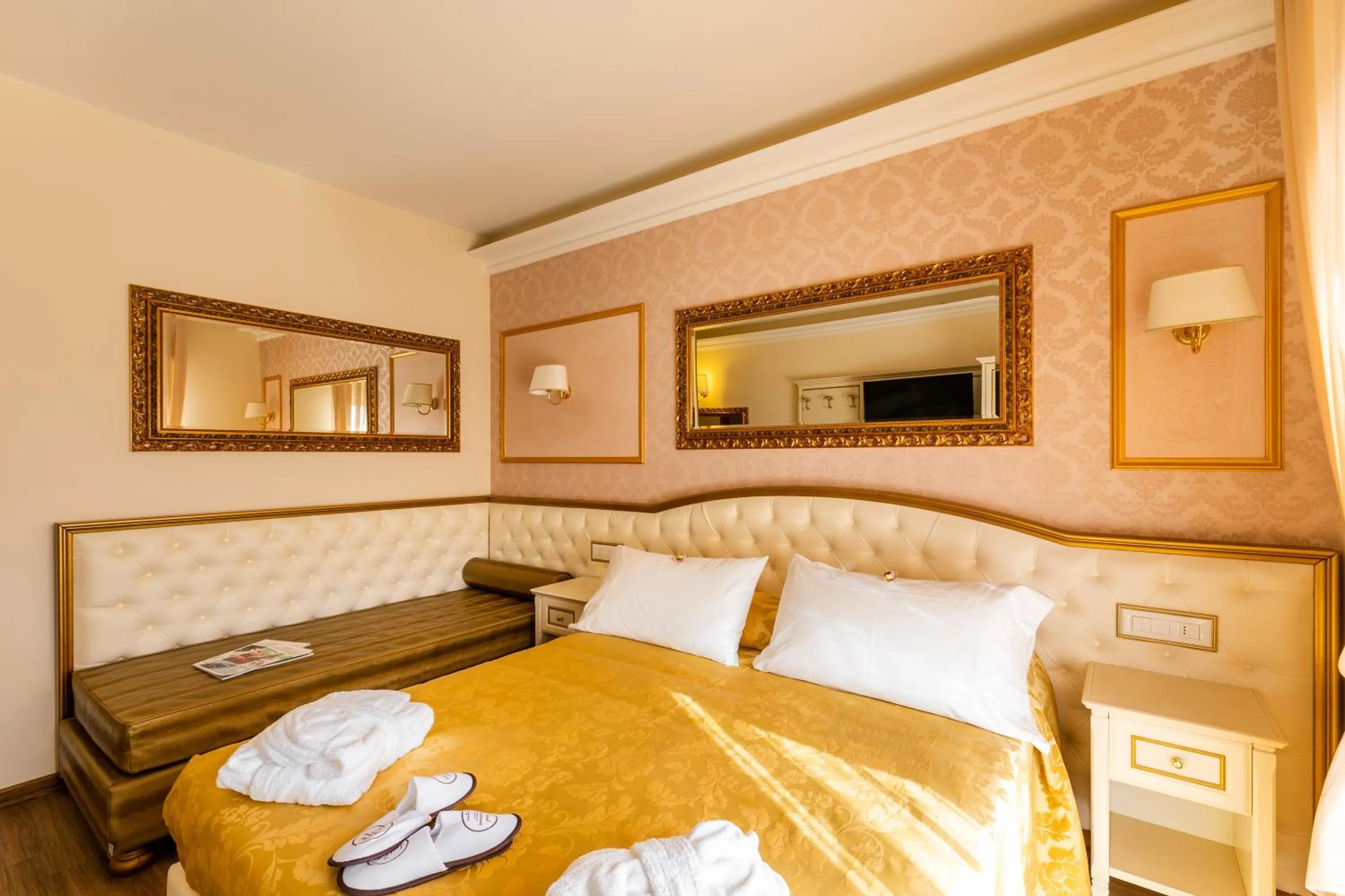 Bed in Hotel Mazzanti