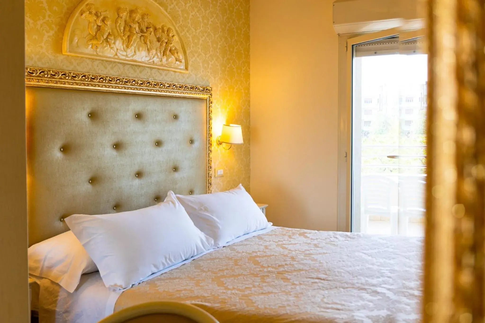 Deluxe Double or Twin Room with Sea View in Hotel Mazzanti Deluxe Double or Twin Room with Sea View in Hotel Mazzanti