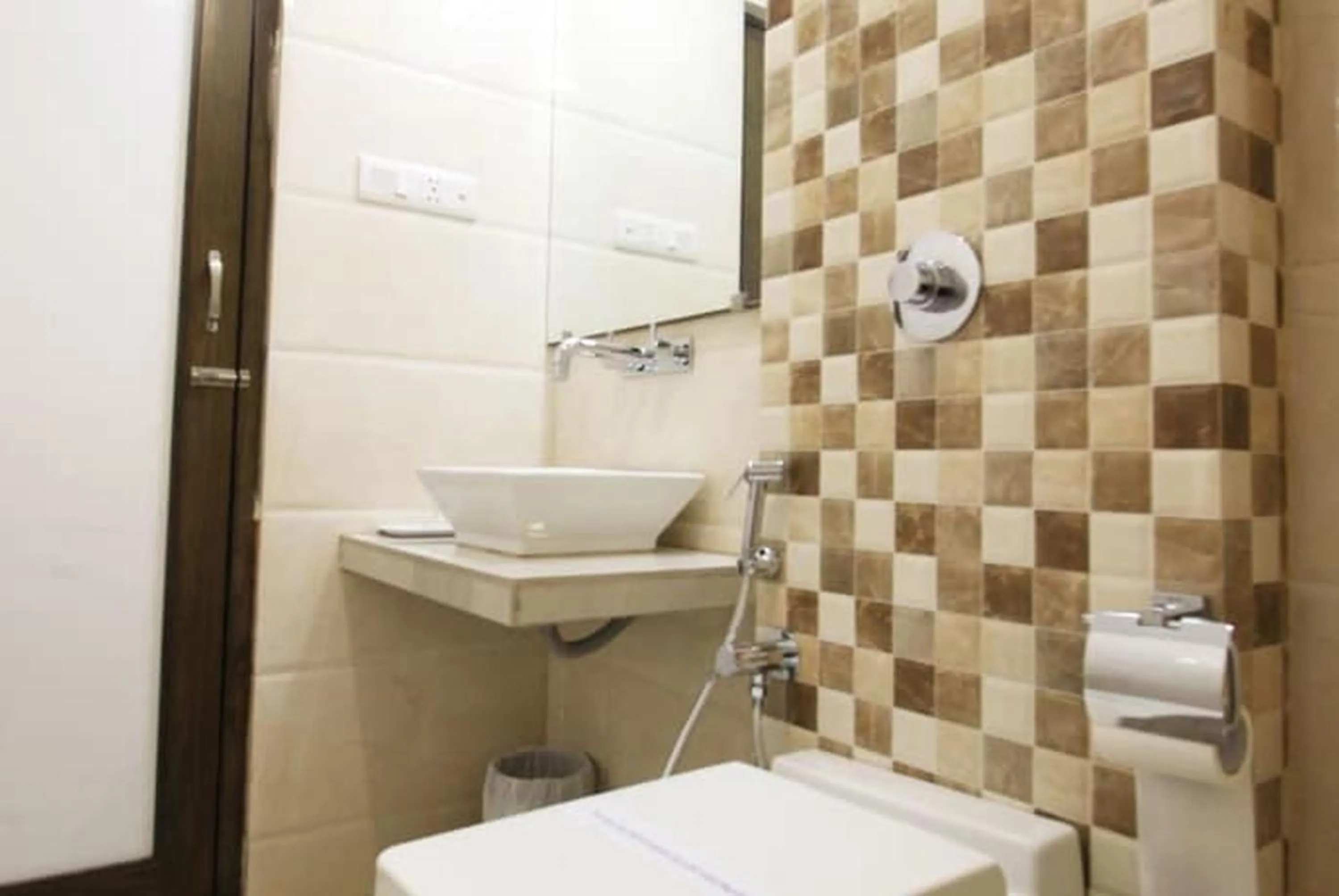 Toilet in Hotel Aaram Orchard