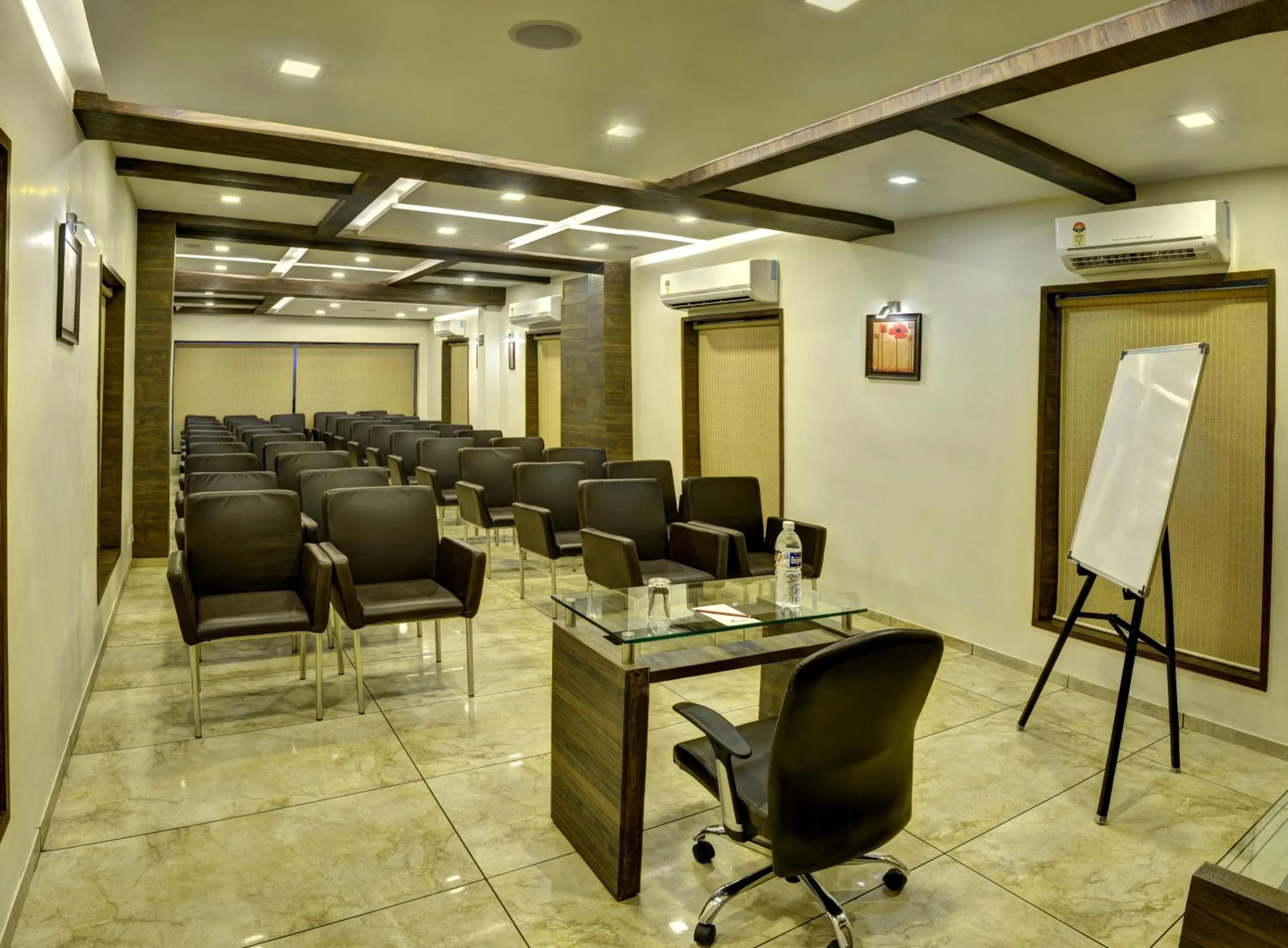 Banquet/Function facilities in Hotel Aaram Orchard