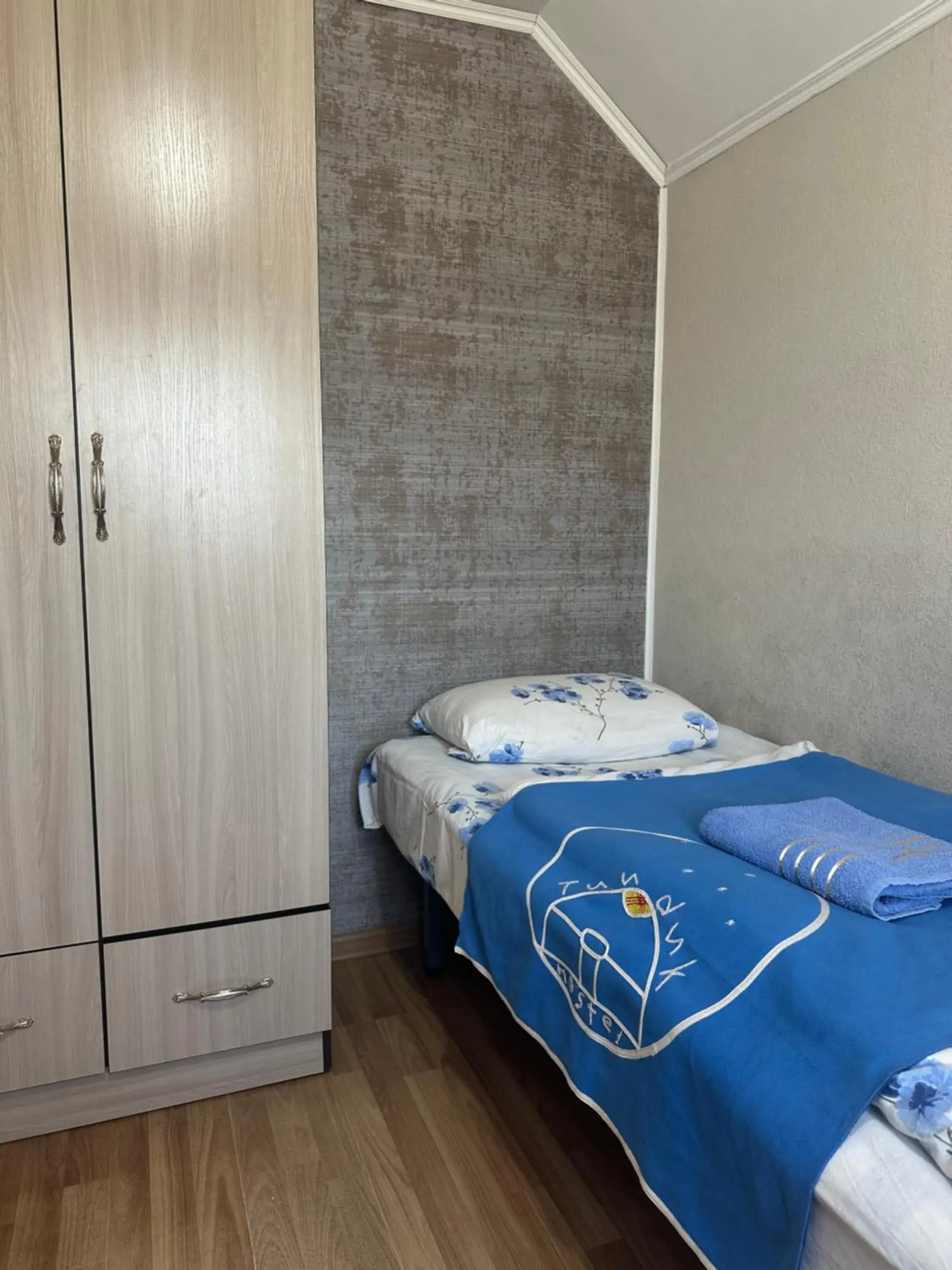 Single Room - single occupancy in Tunduk Hostel Single Room - single occupancy in Tunduk Hostel