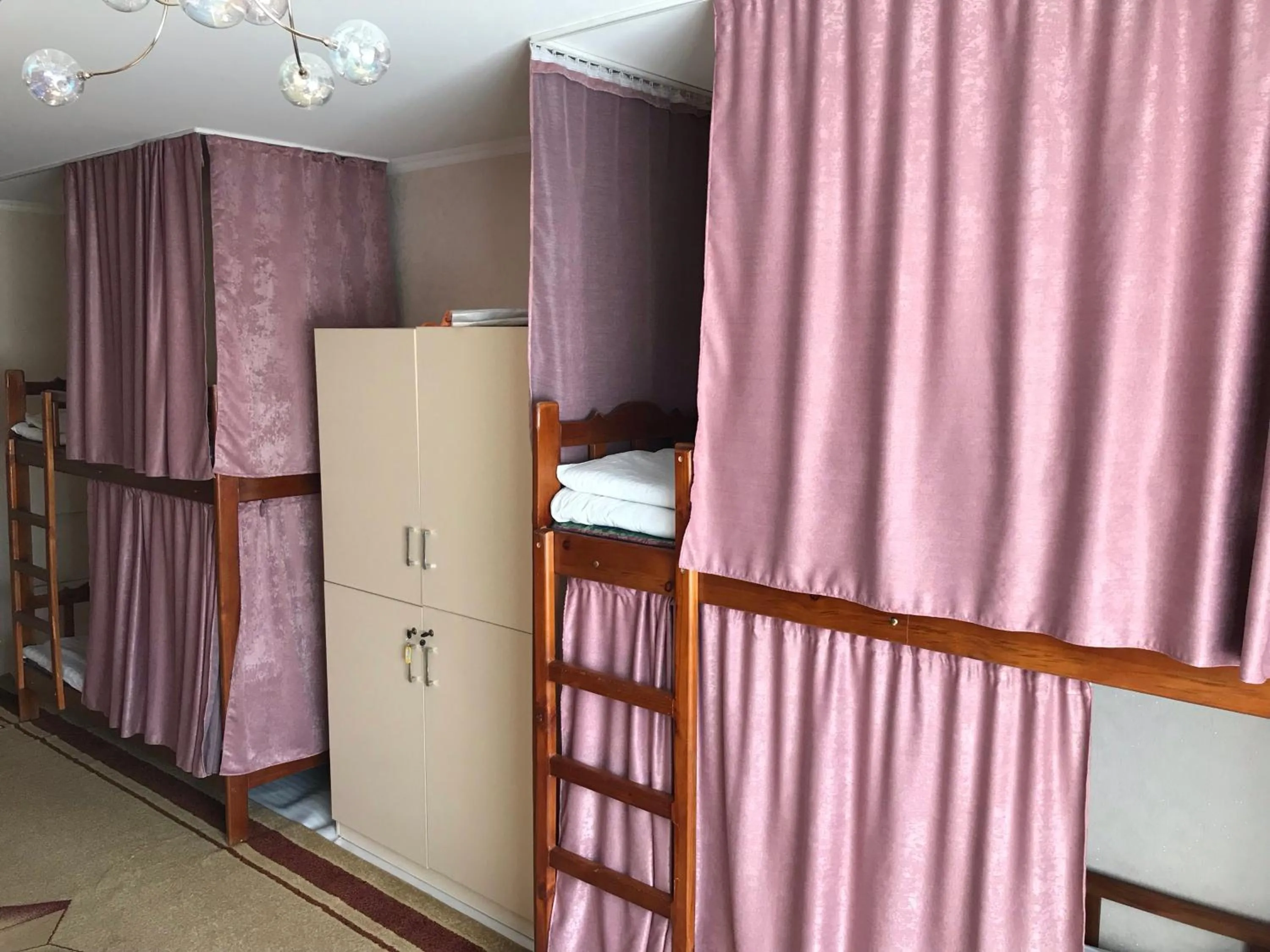 Bed in 8-Bed Mixed Dormitory Room in Tunduk Hostel