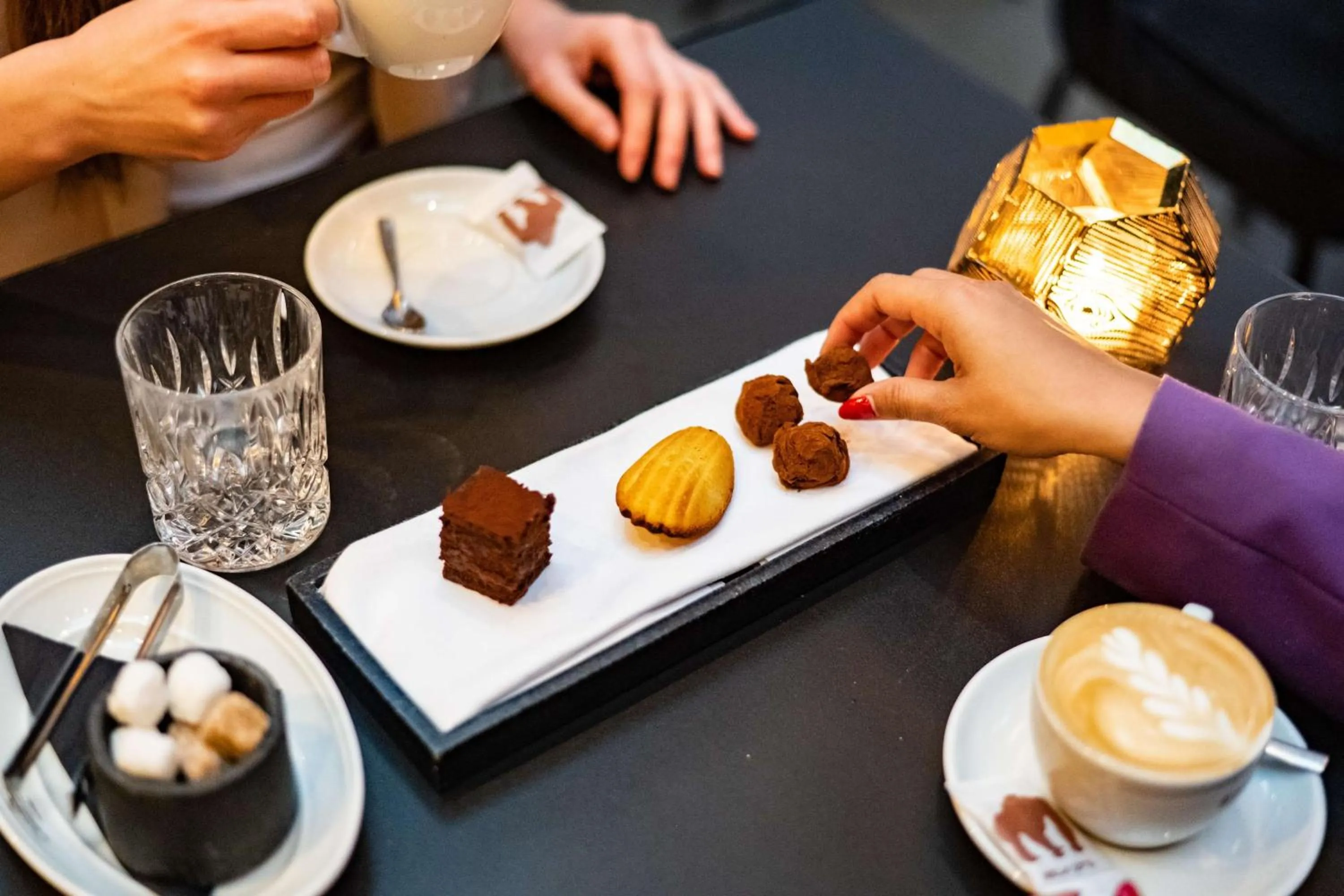 Restaurant/places to eat in Park Plaza Victoria Amsterdam