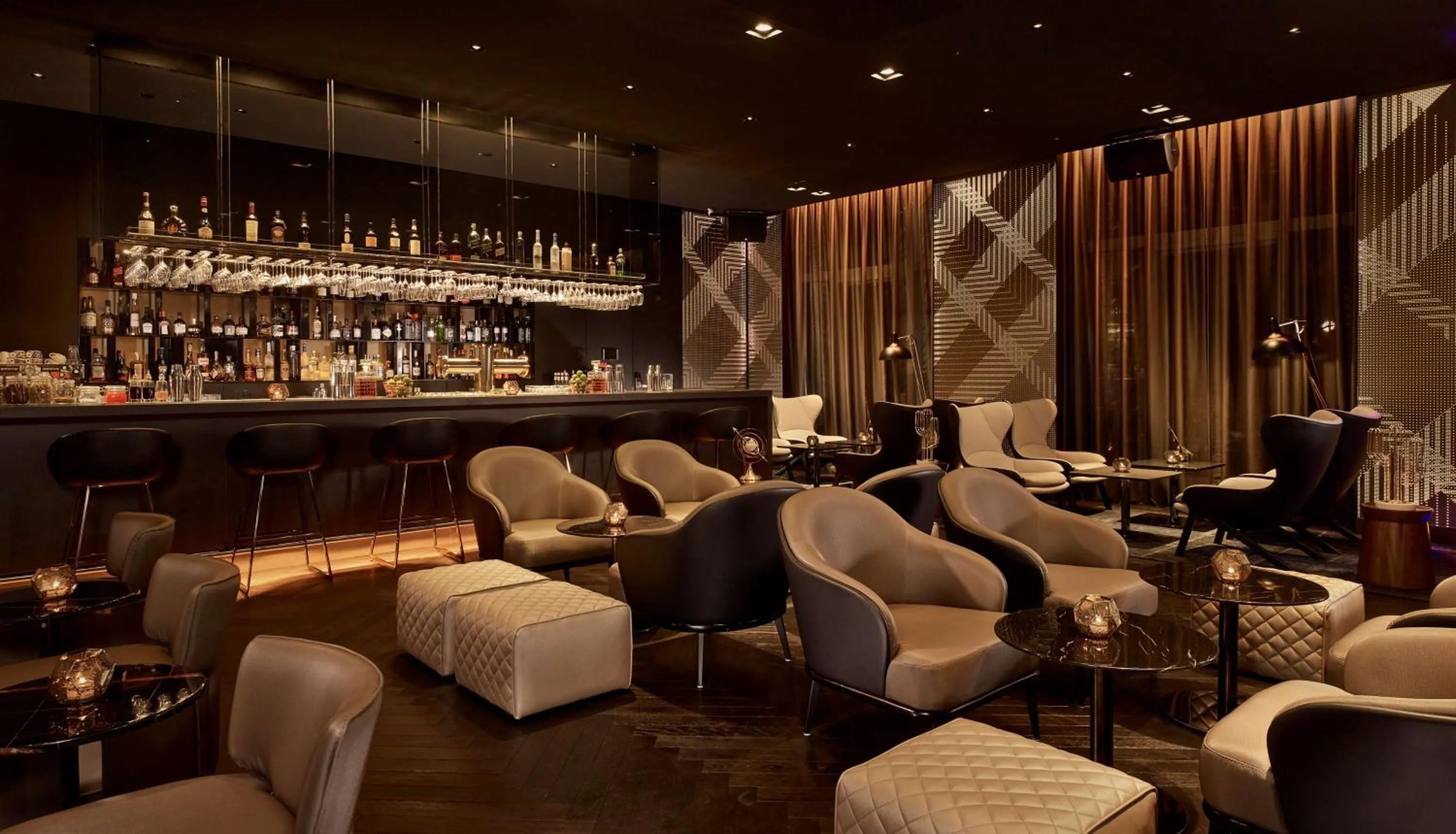 Lounge or bar in Park Plaza Victoria Amsterdam