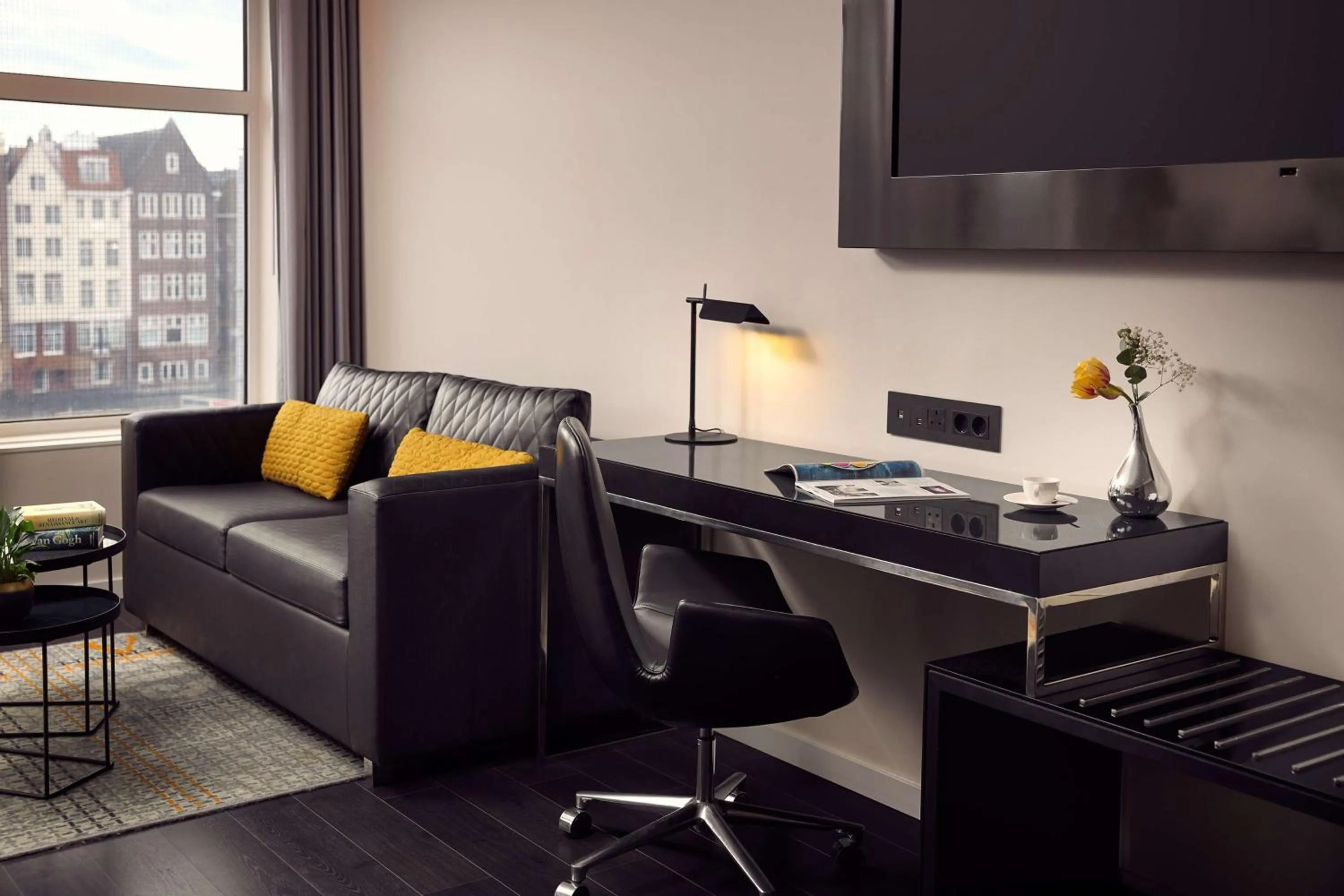 Photo of the whole room in Park Plaza Victoria Amsterdam