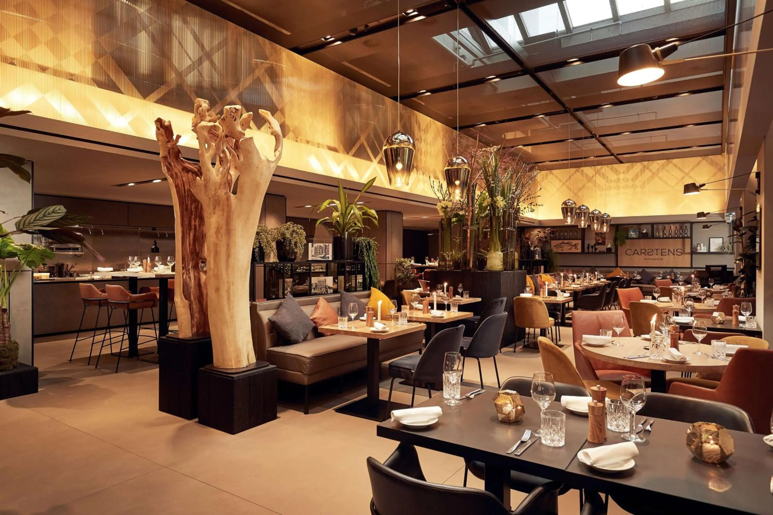 Restaurant/places to eat in Park Plaza Victoria Amsterdam