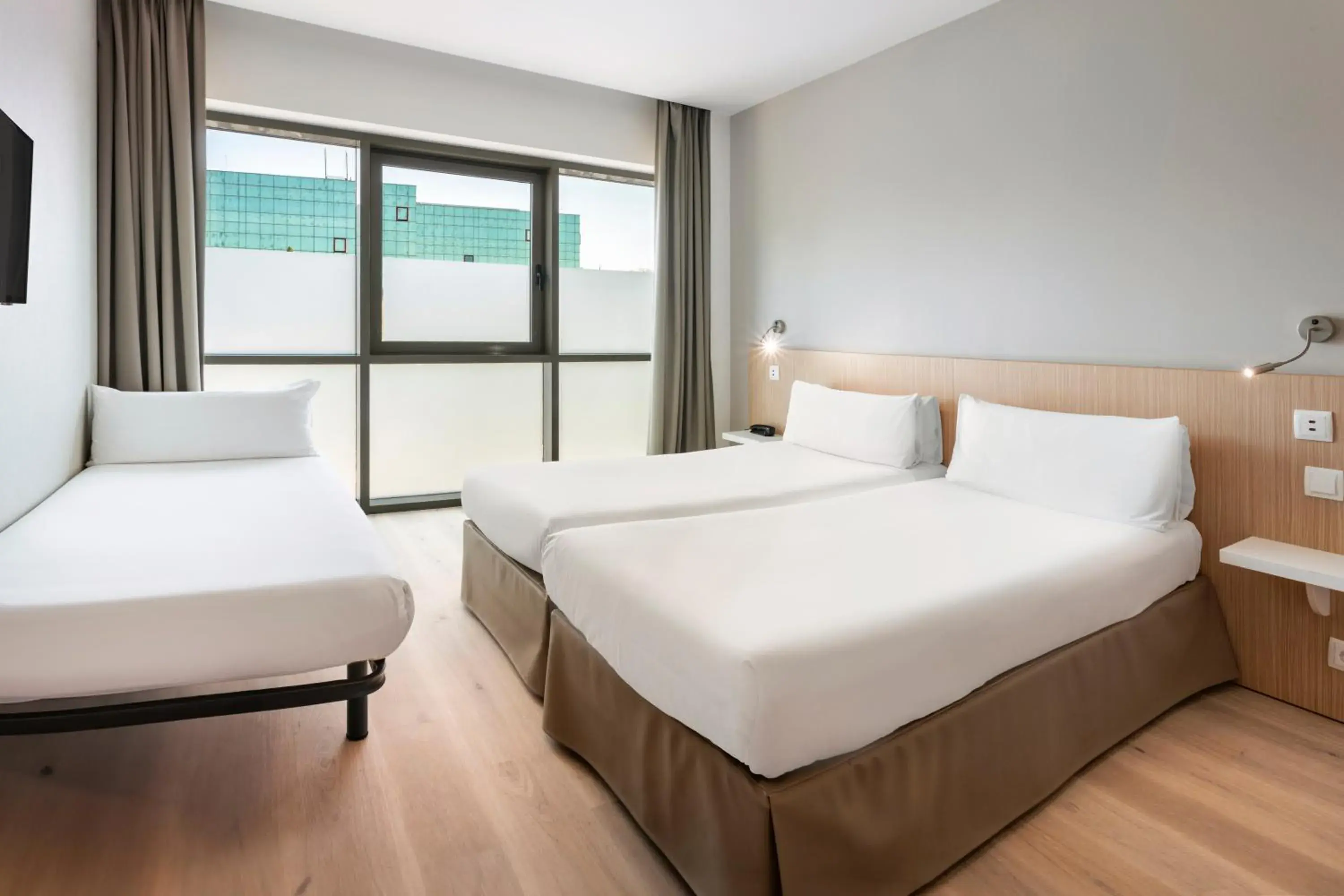 Triple Room in B&B HOTEL Barcelona Sant Cugat Triple Room in B&B HOTEL Barcelona Sant Cugat