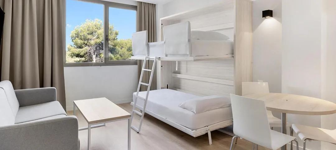 Bed in B&B HOTEL Barcelona Sant Cugat