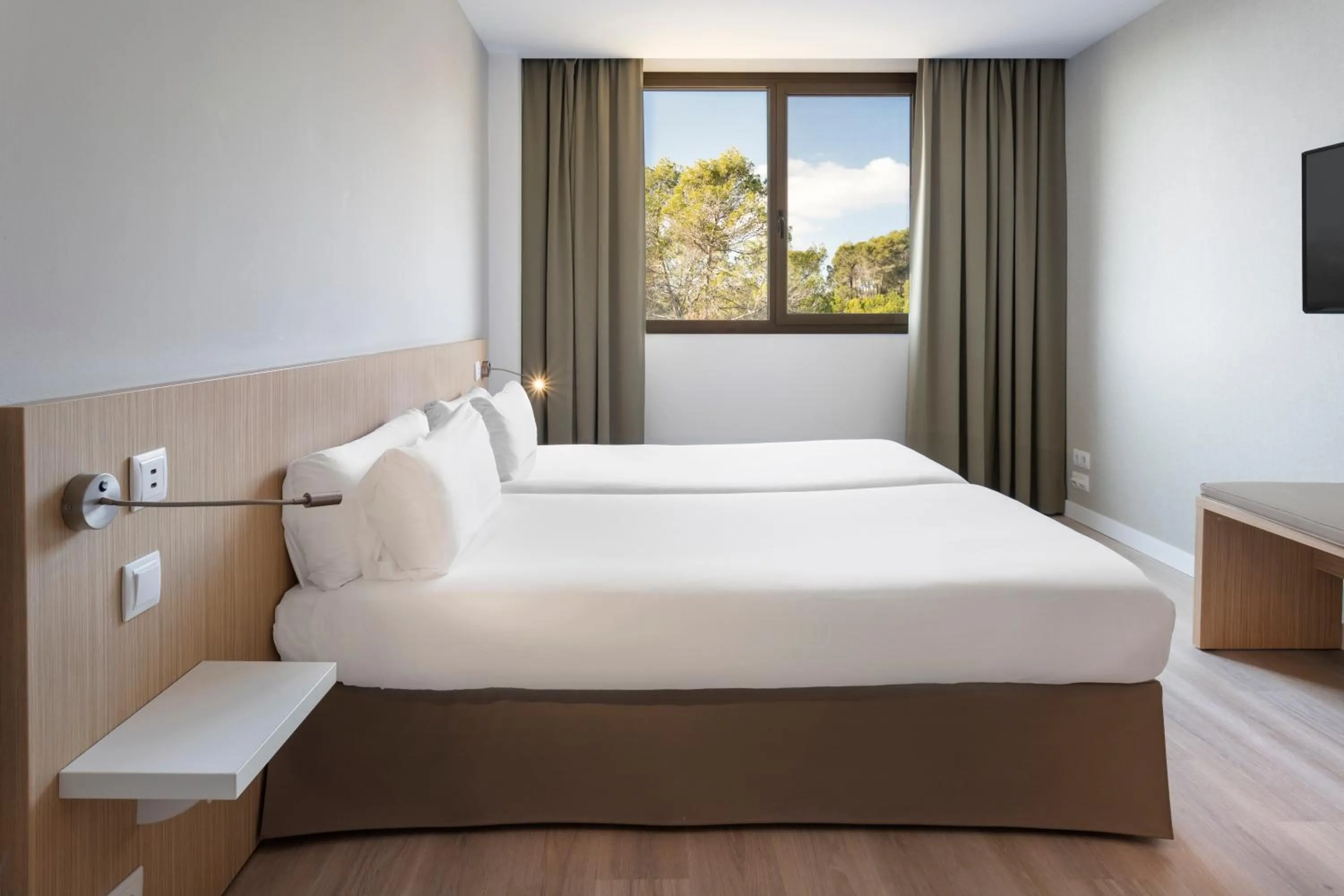 Bed in B&B HOTEL Barcelona Sant Cugat