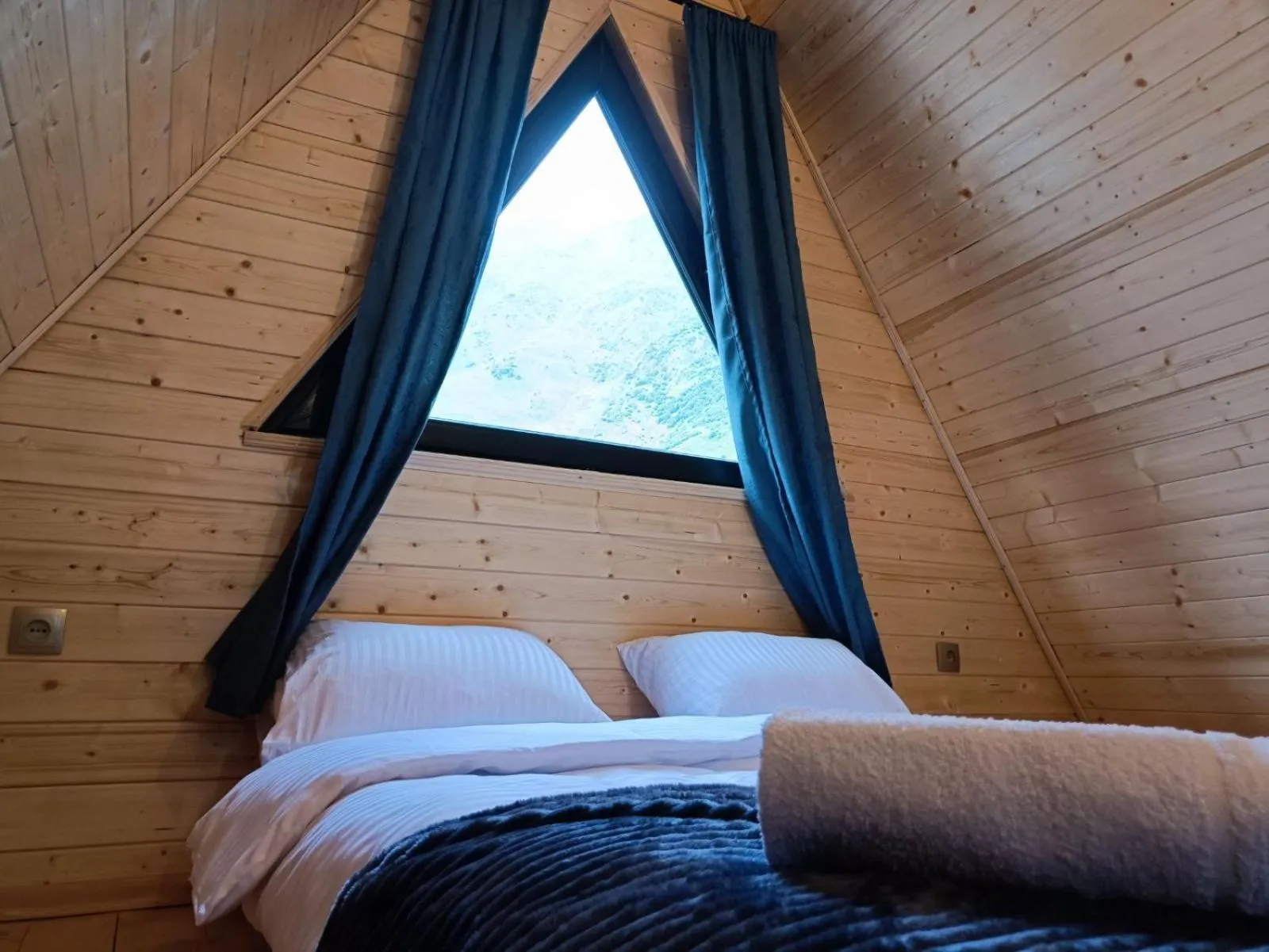 Bed in Kazbegi Folk Cottages