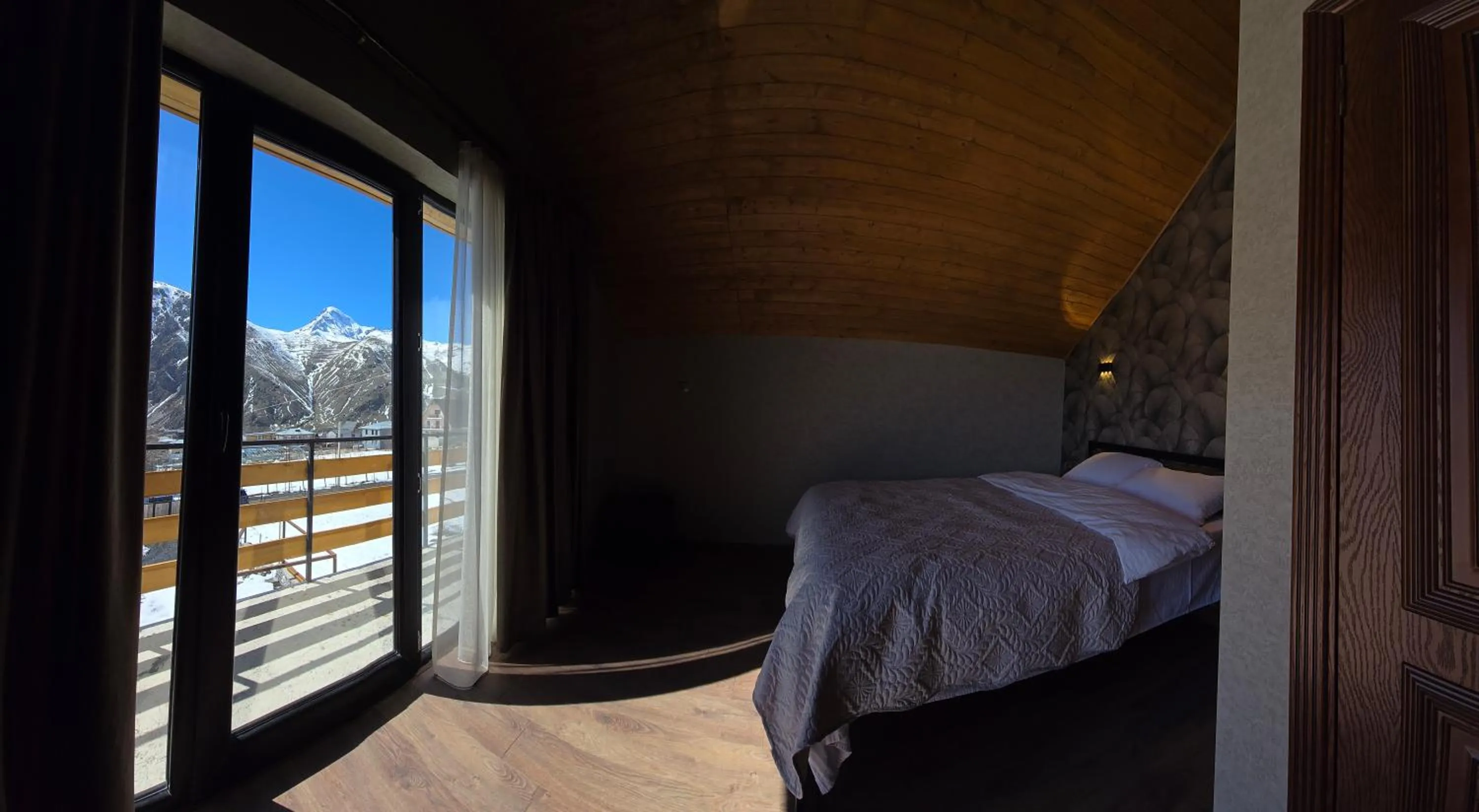 Bed in Kazbegi Folk Cottages