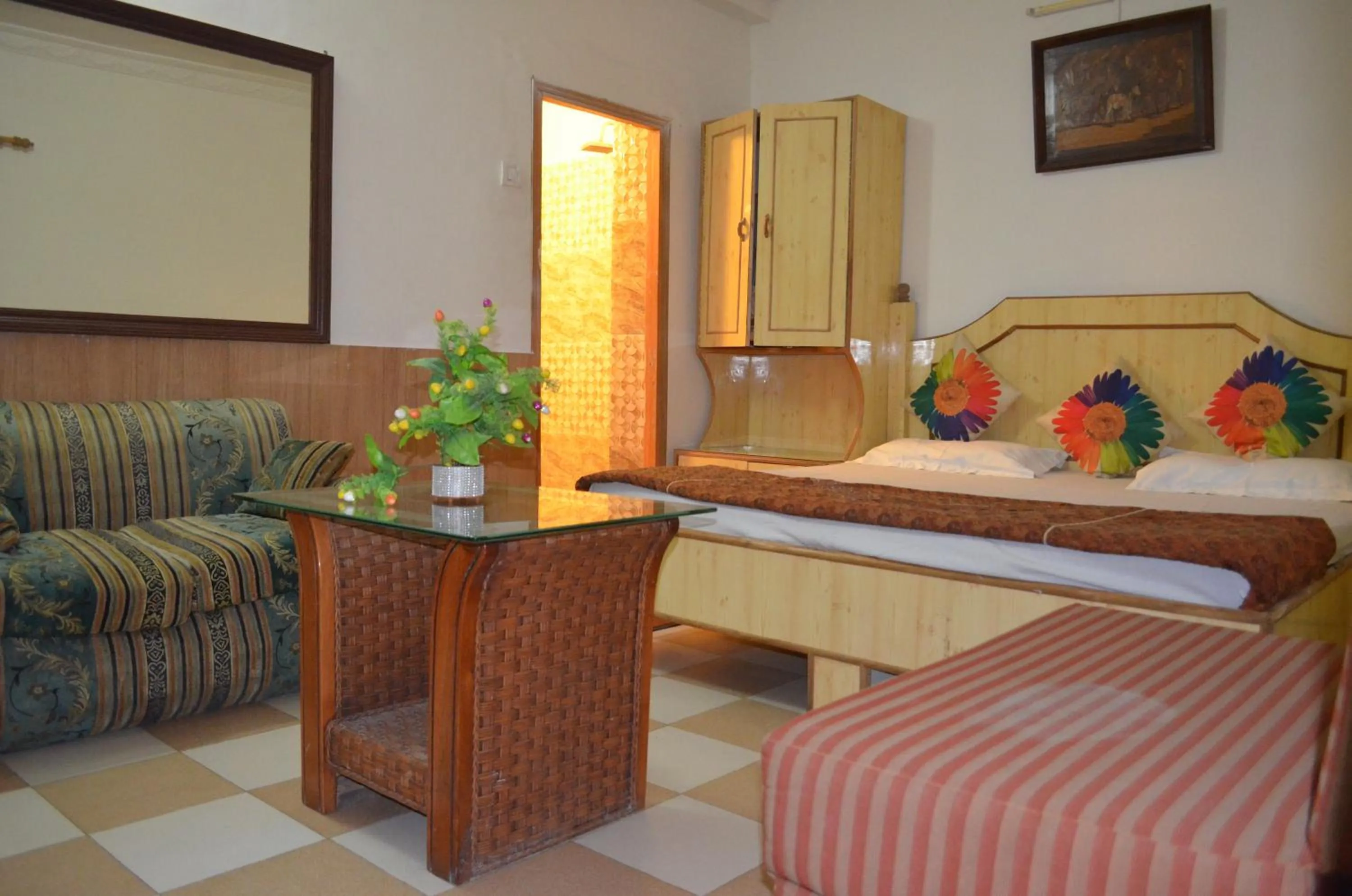 Bed in Hotel Centre Point Resorts Palampur