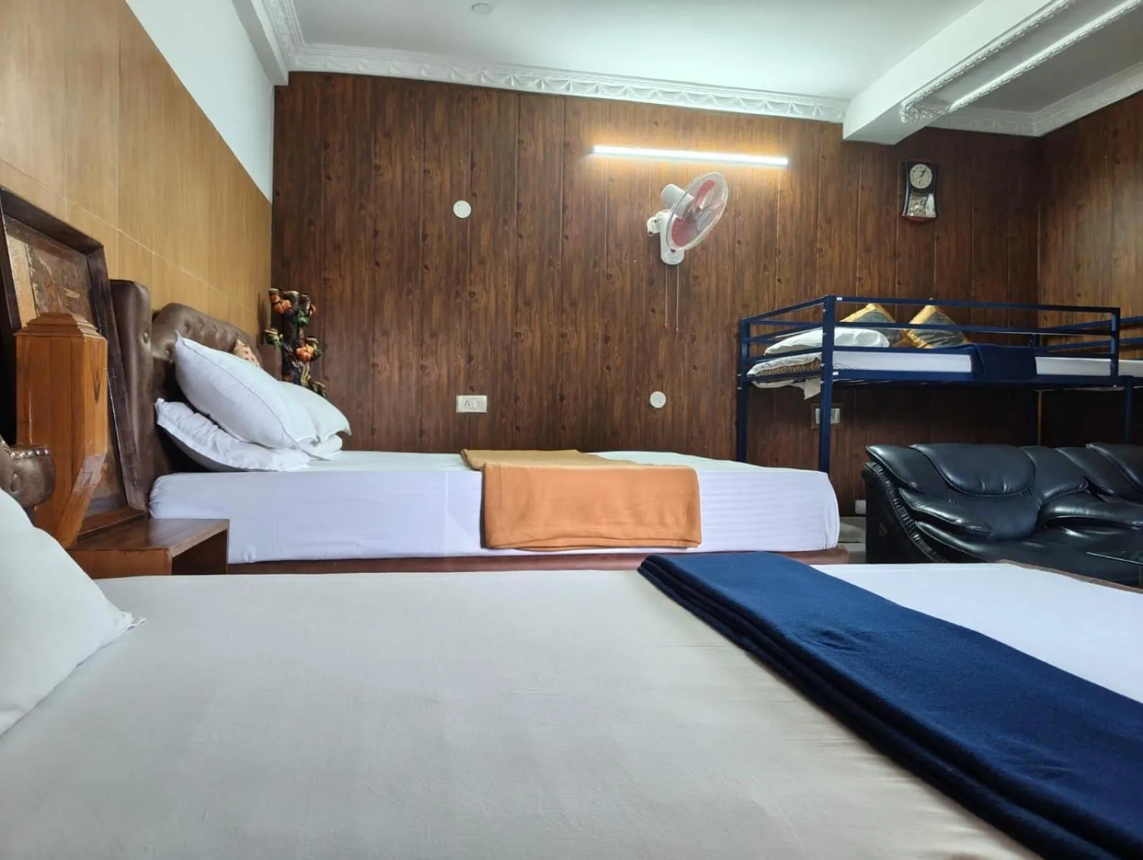 Bed in Hotel Centre Point Resorts Palampur