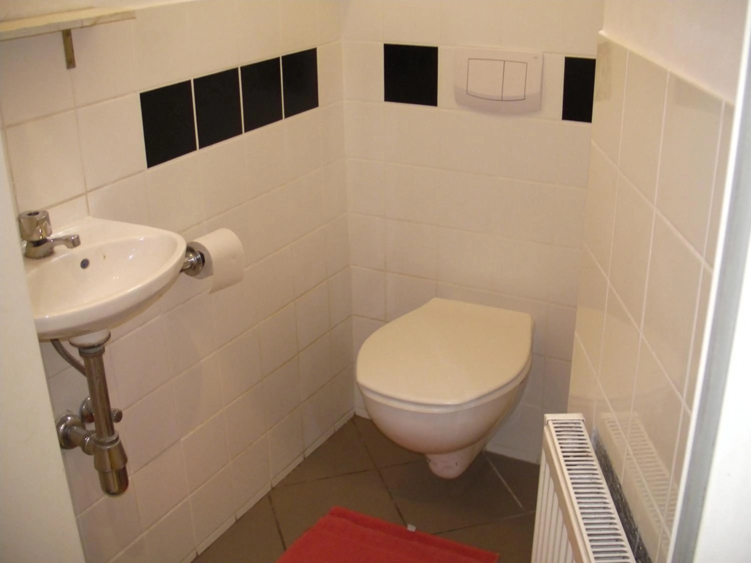 Toilet in HappyHostel