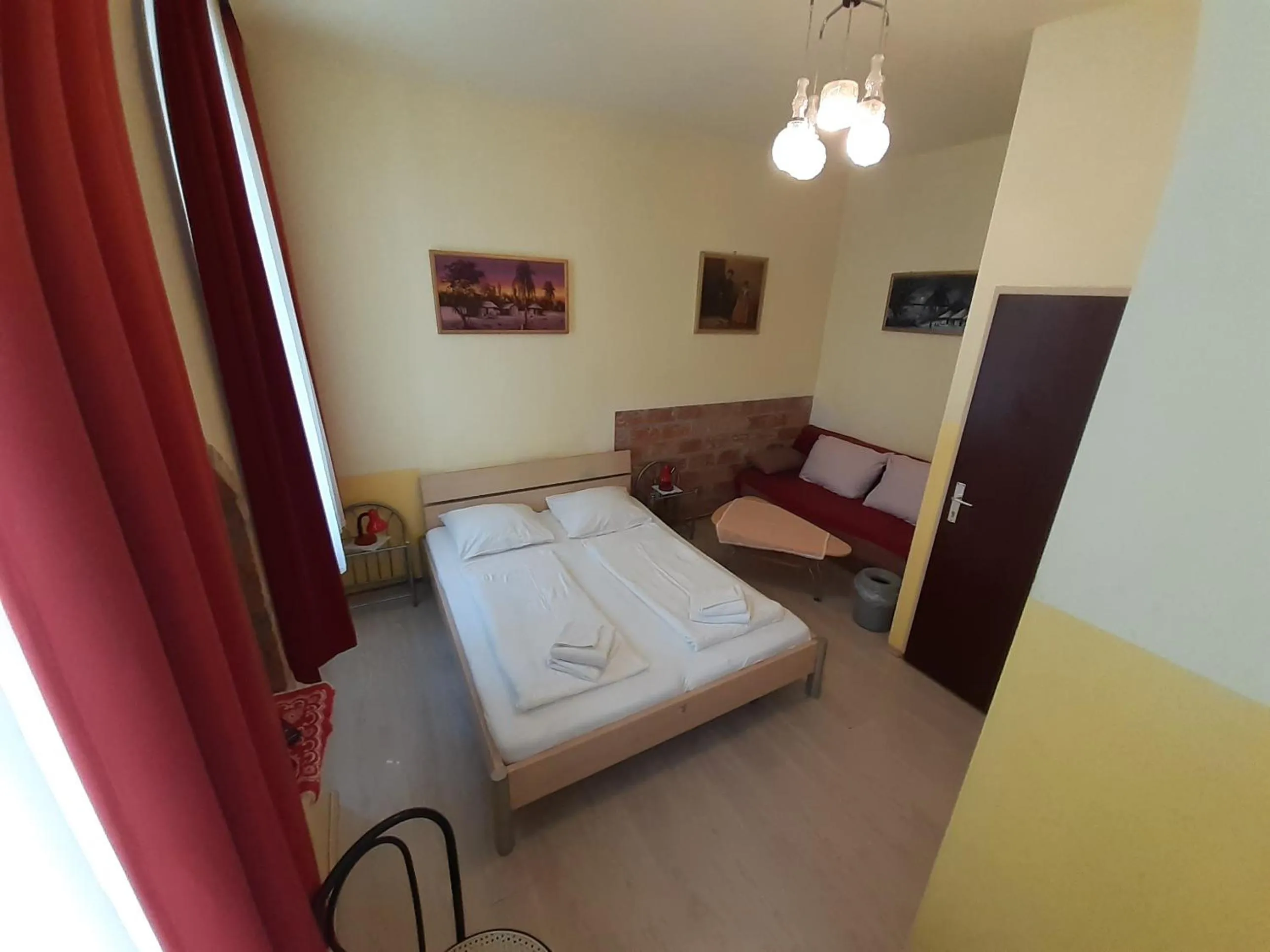 Photo of the whole room, Bed in HappyHostel