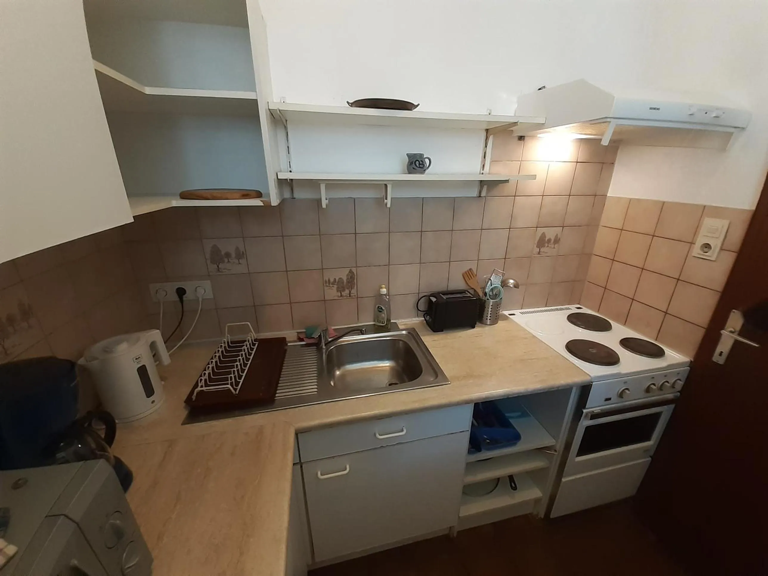 Kitchen or kitchenette in HappyHostel