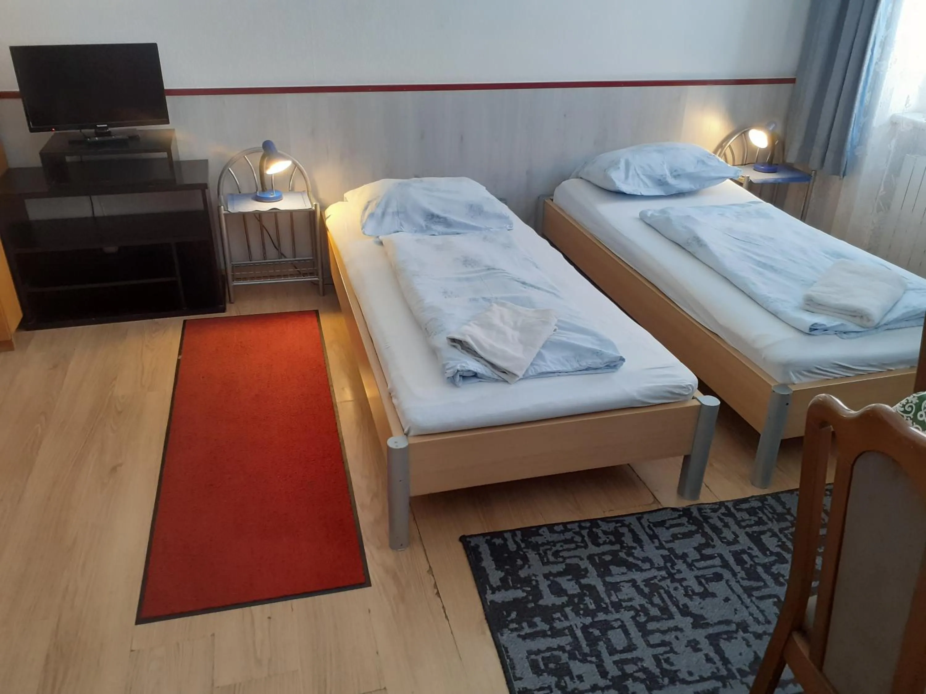 Bedroom, Bed in HappyHostel