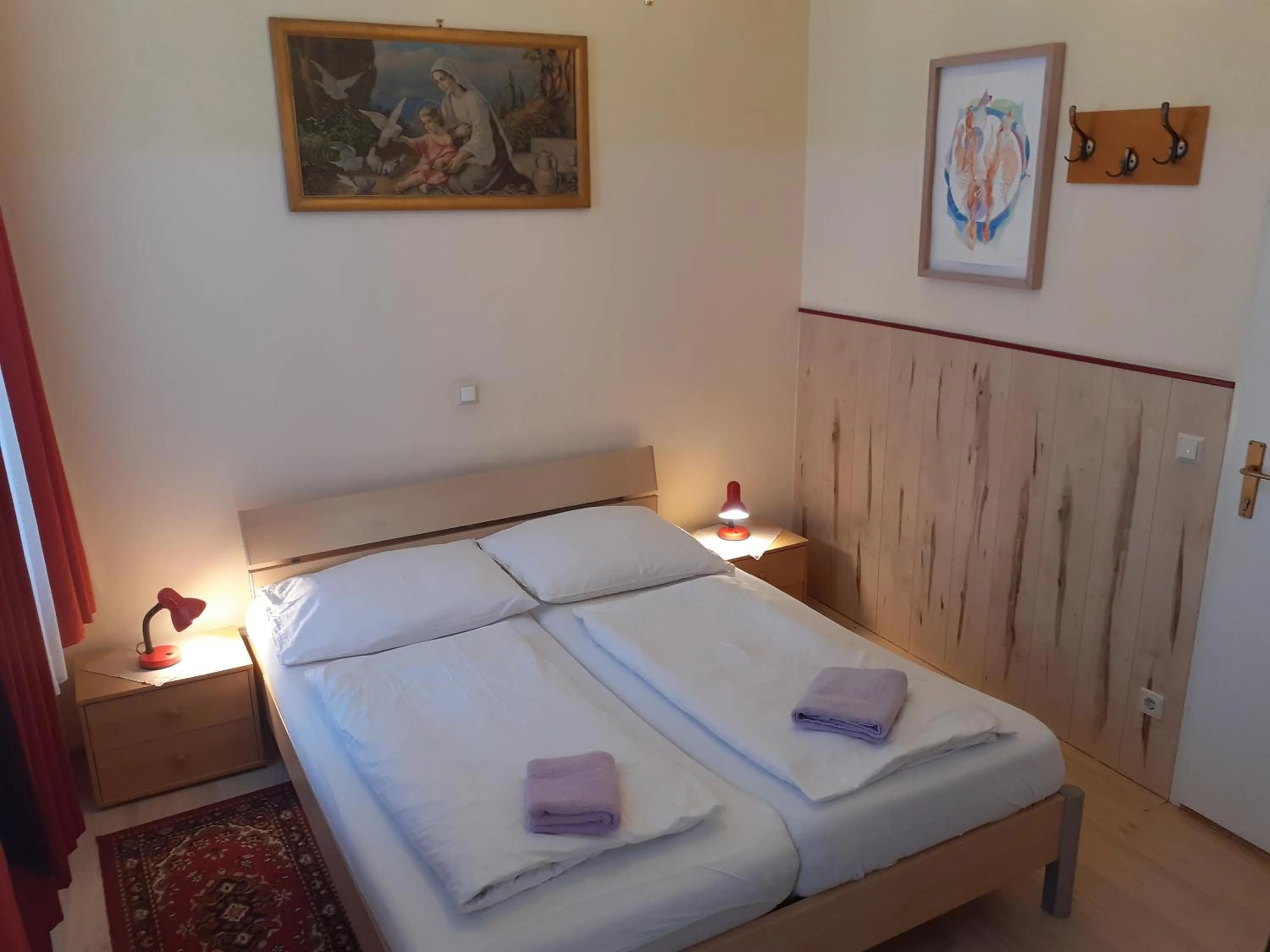 Bedroom, Bed in HappyHostel