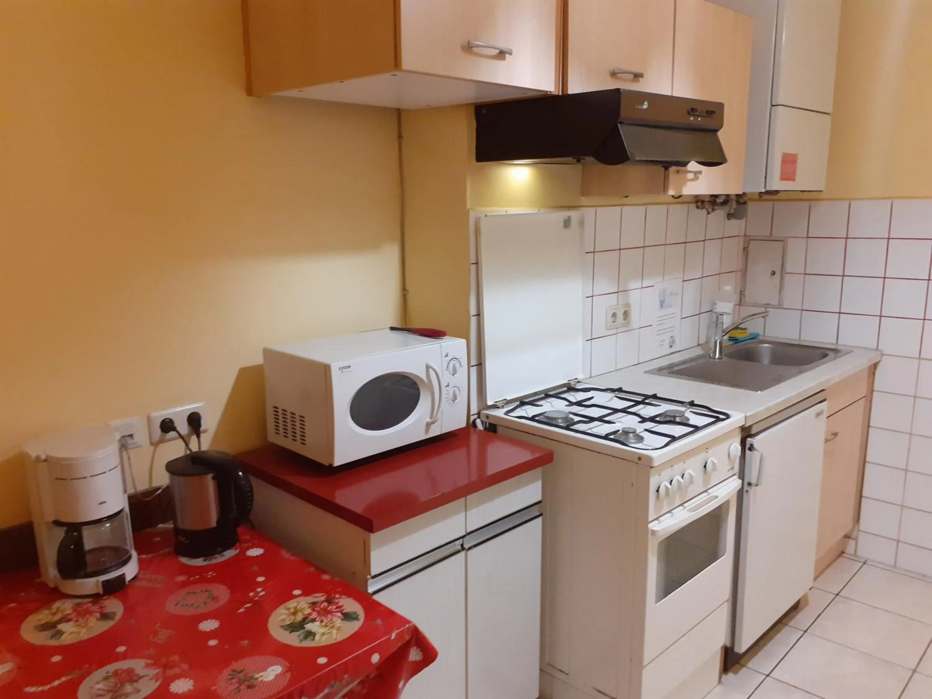 Kitchen or kitchenette in HappyHostel