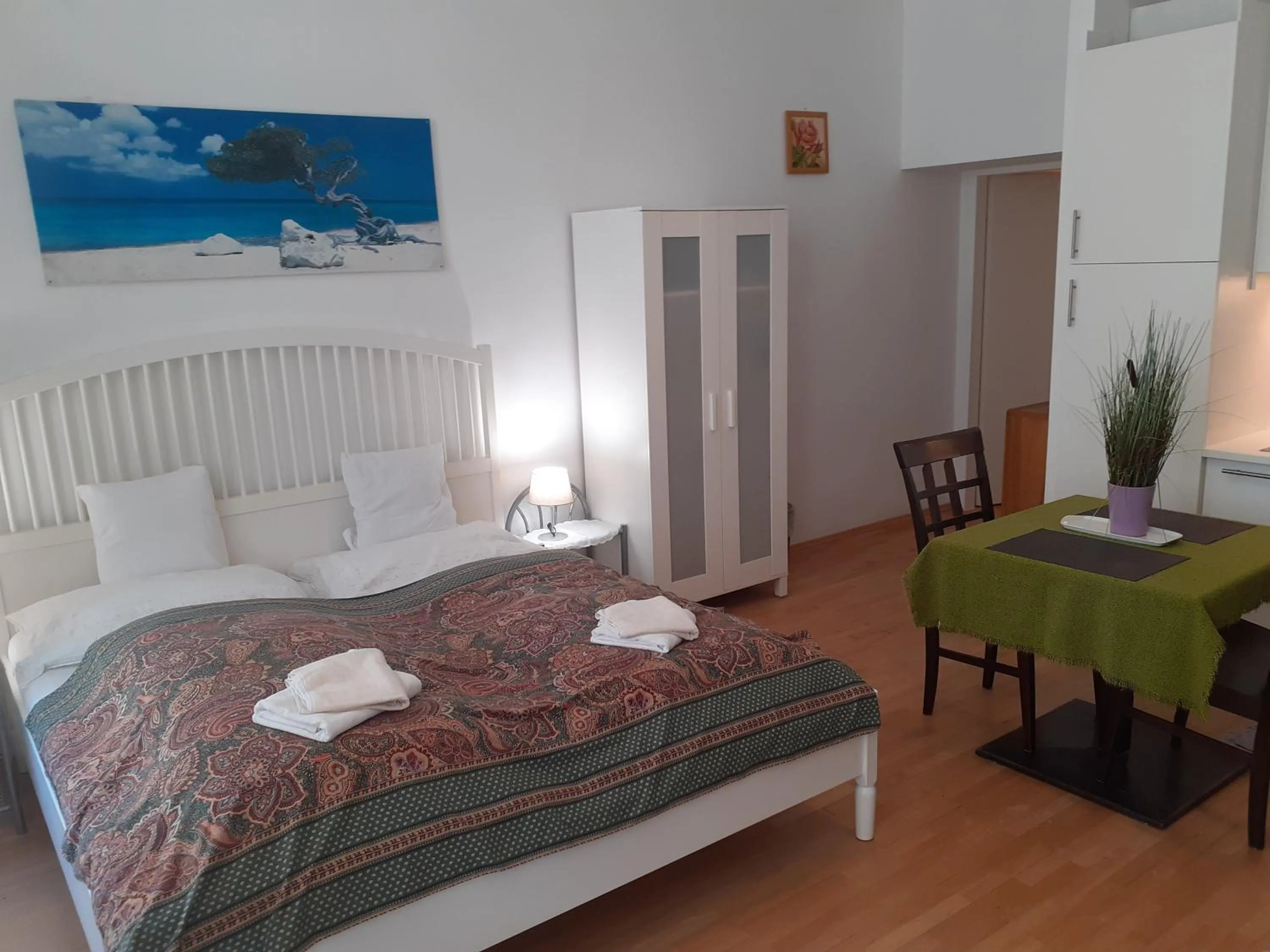 Photo of the whole room, Bed in HappyHostel