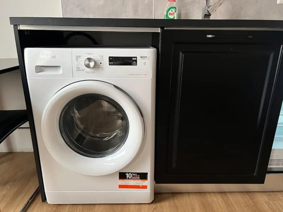 washing machine in Rotterdam Inn