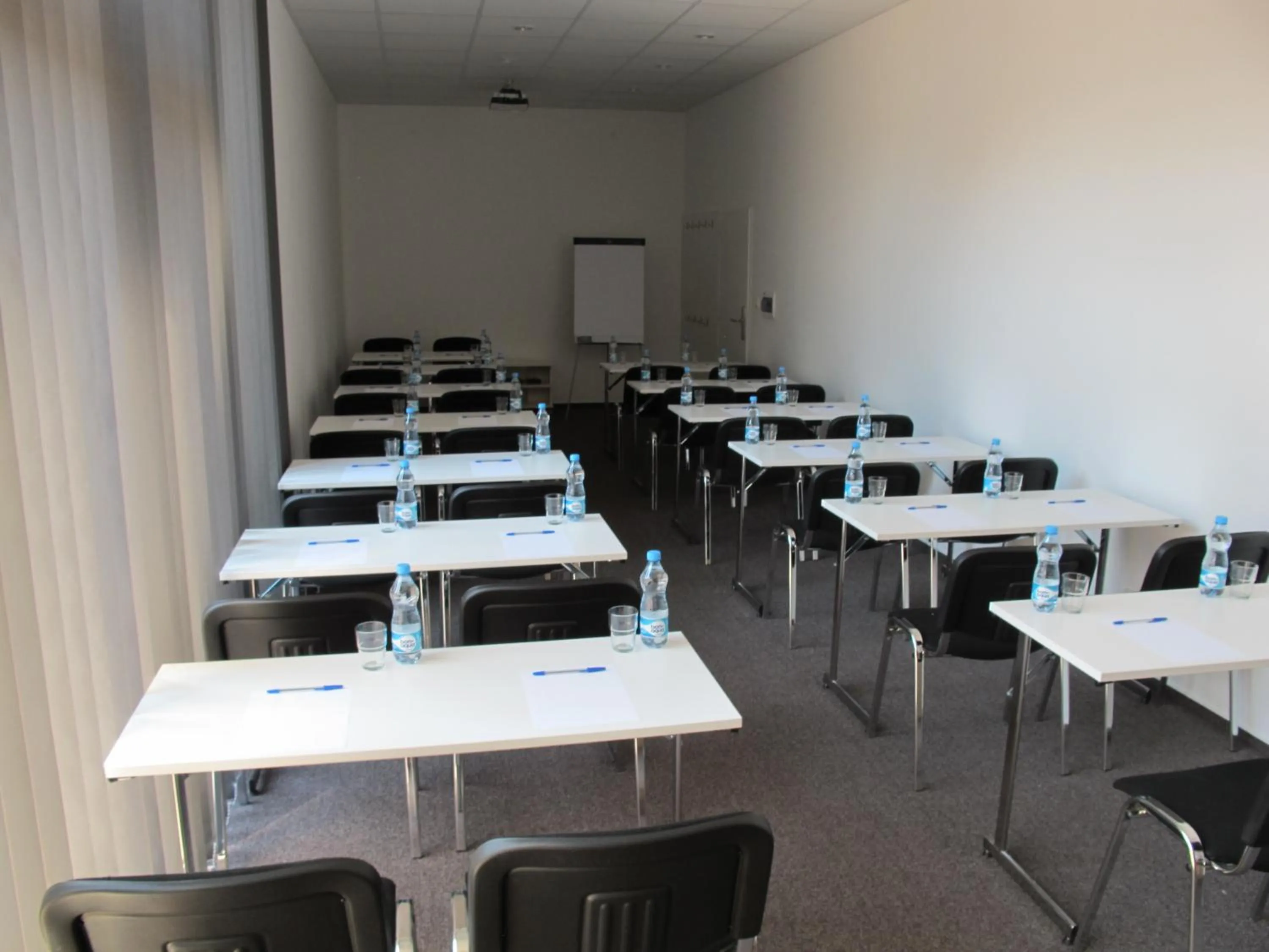 Business facilities in Hotel Kapitol