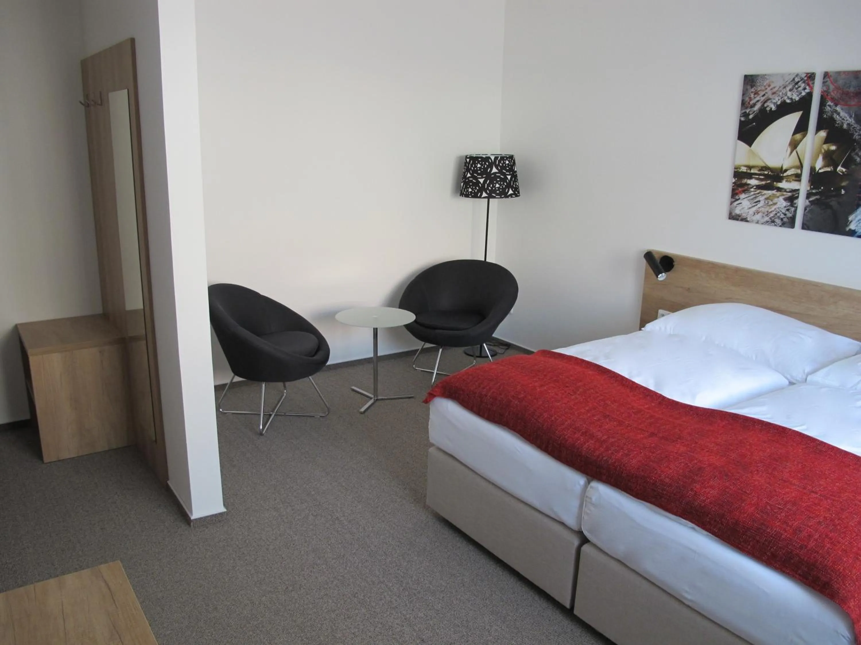 Bedroom, Bed in Hotel Kapitol