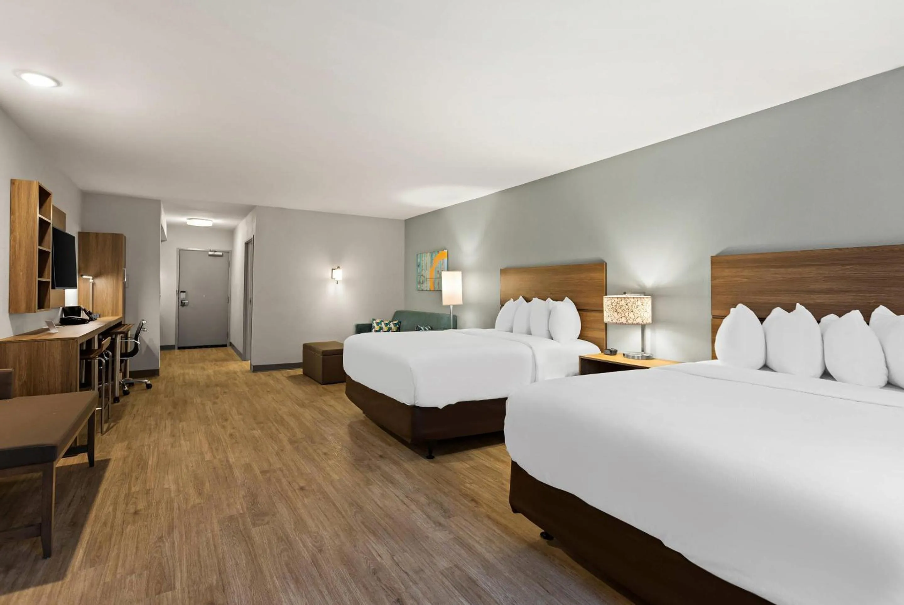 Bedroom in MainStay Suites Gatlinburg Downtown Area