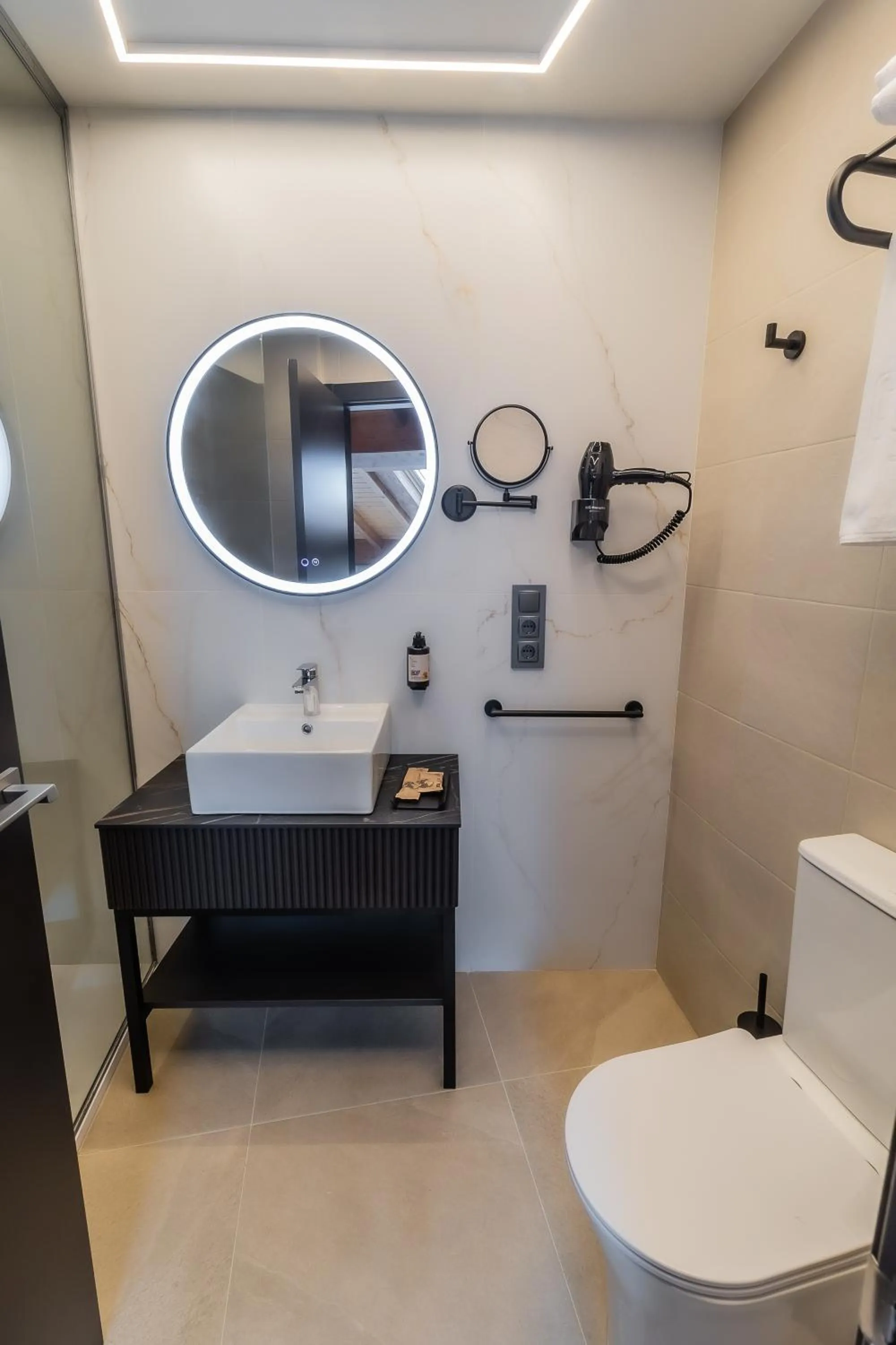 Bathroom in HOTEL CORONA DE PADRÓN