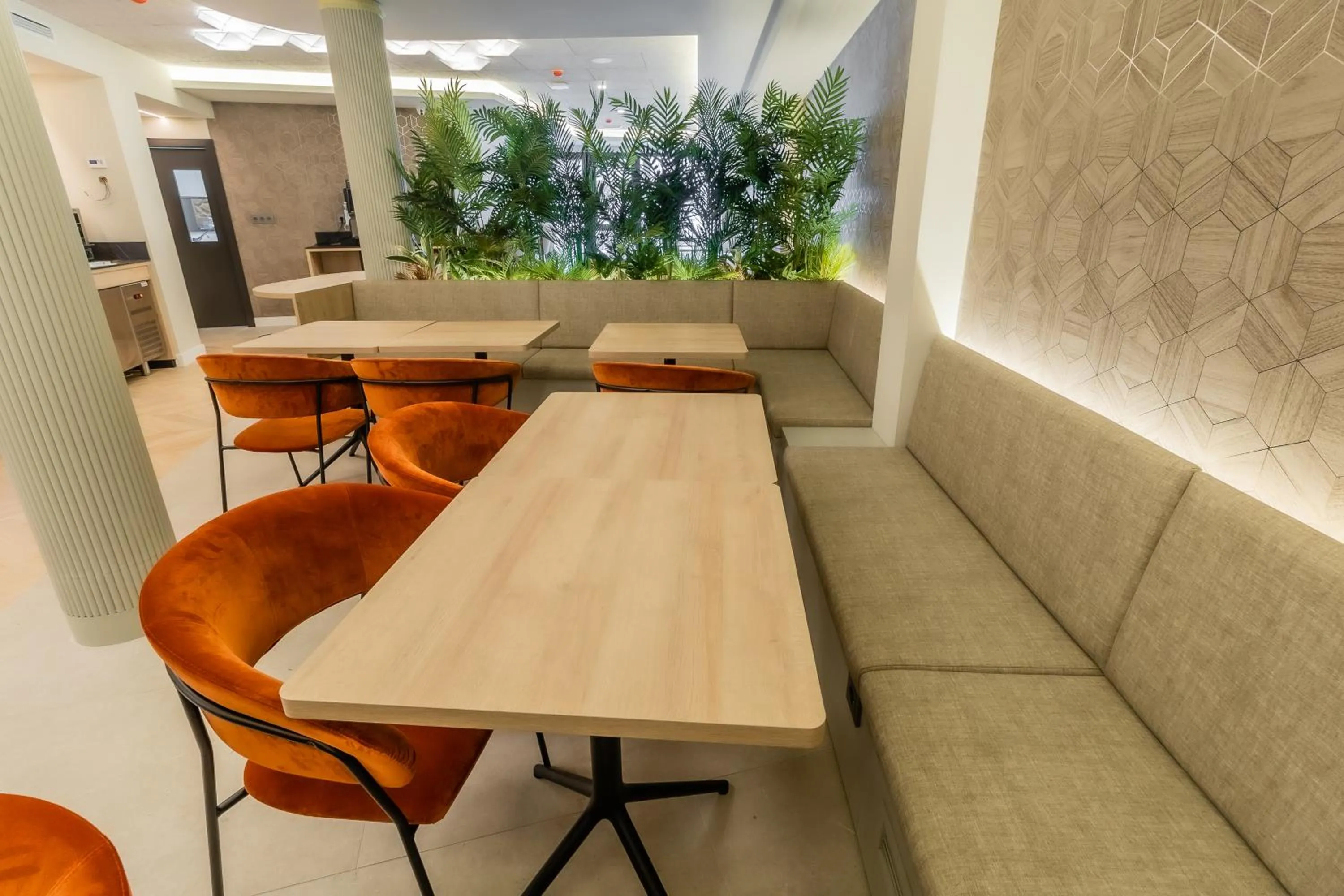 Restaurant/places to eat in HOTEL CORONA DE PADRÓN