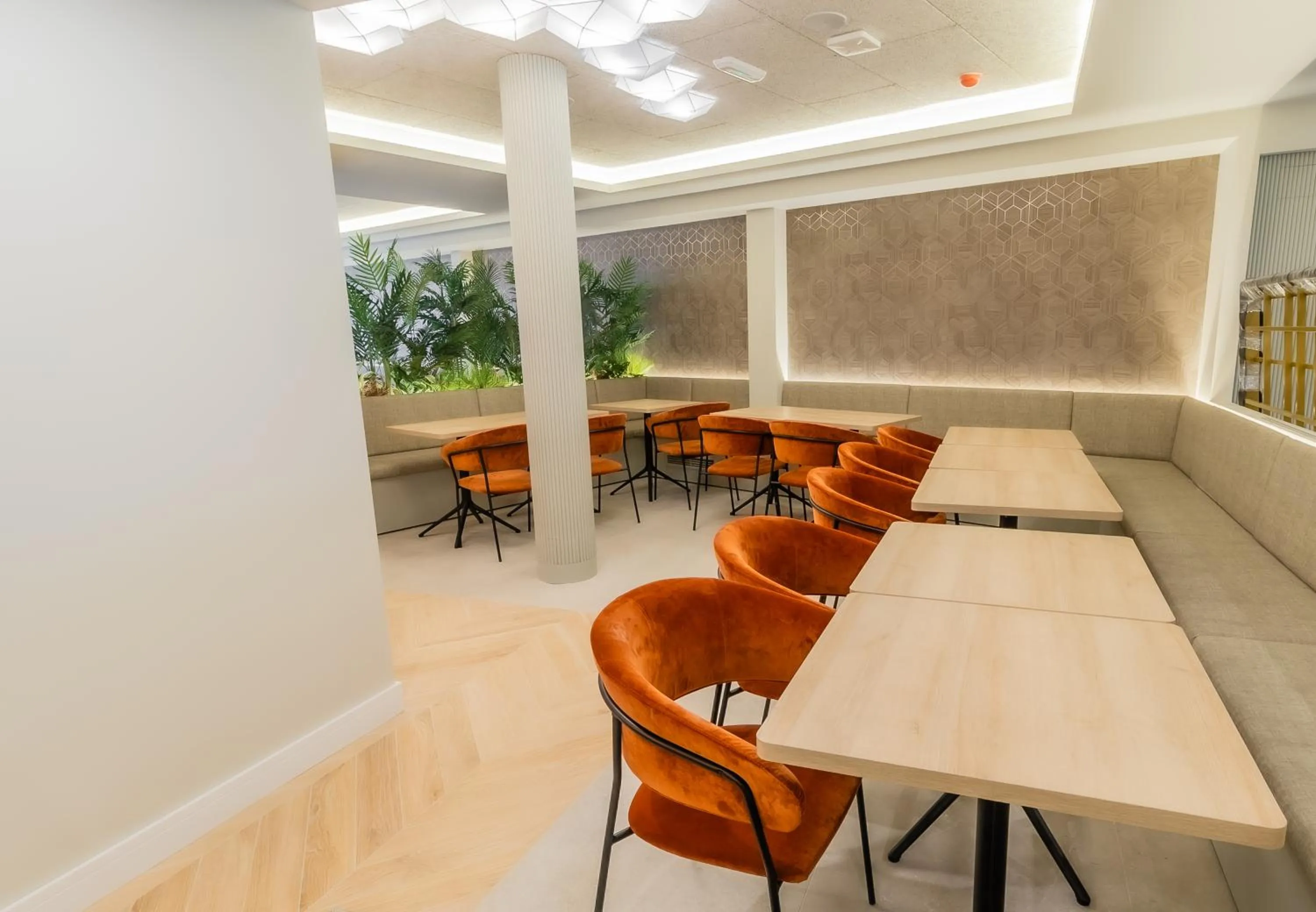 Restaurant/places to eat in HOTEL CORONA DE PADRÓN