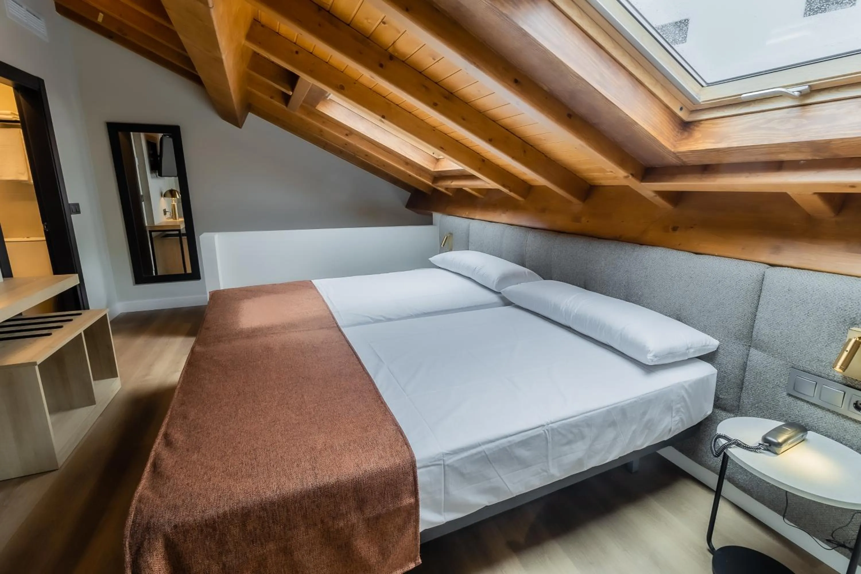 Bed in HOTEL CORONA DE PADRÓN