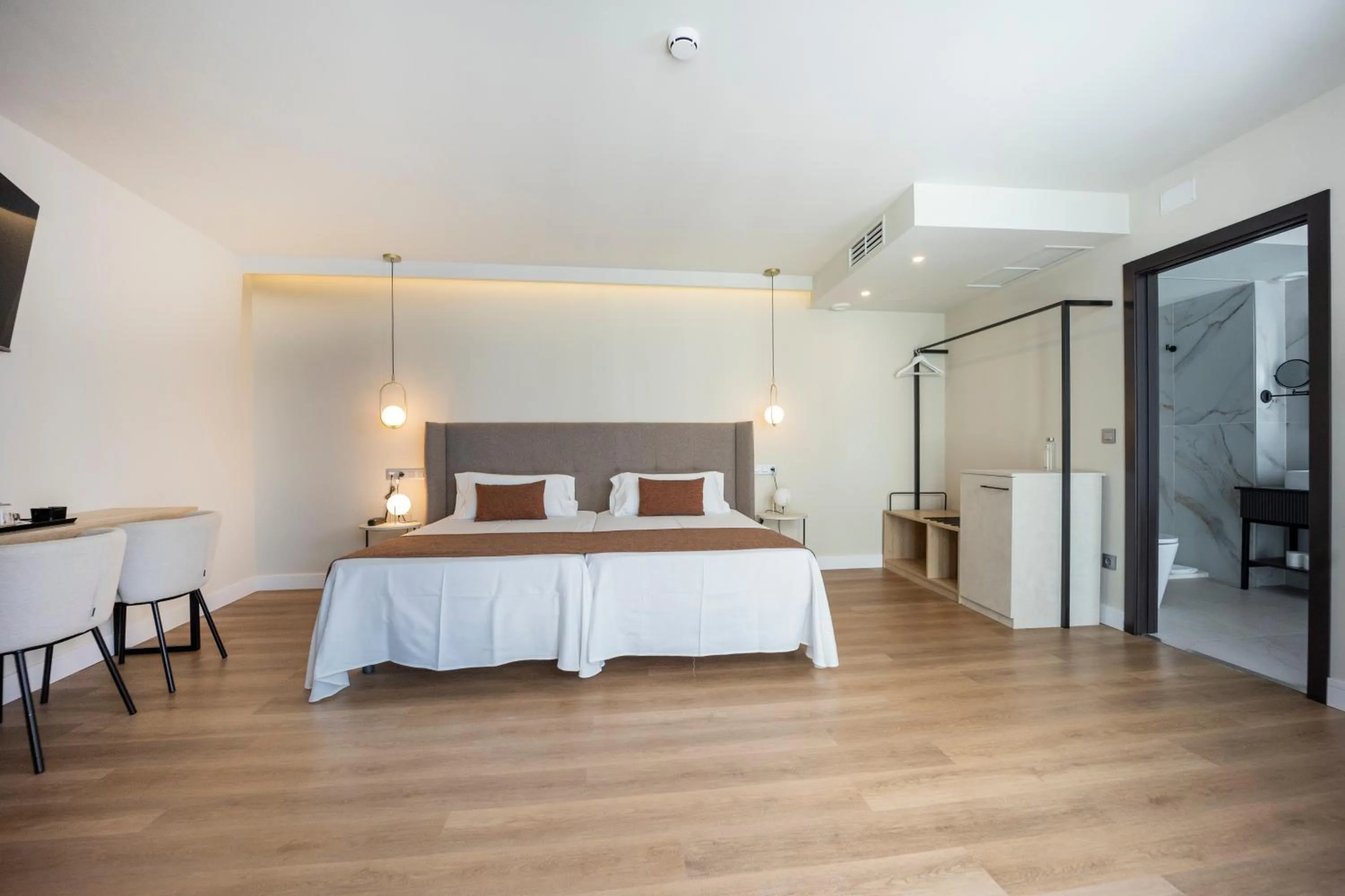 Bed in HOTEL CORONA DE PADRÓN