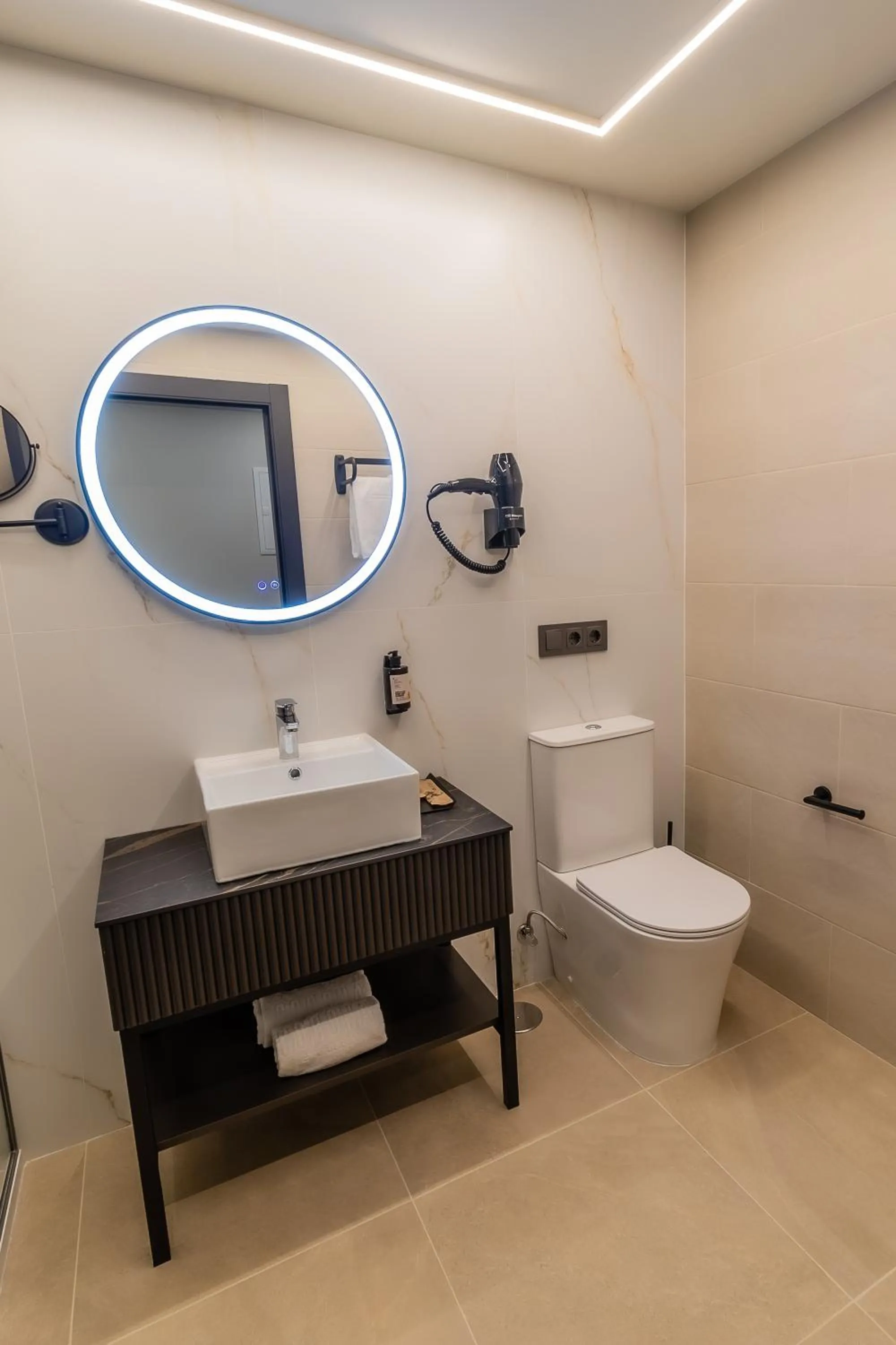 Bathroom in HOTEL CORONA DE PADRÓN