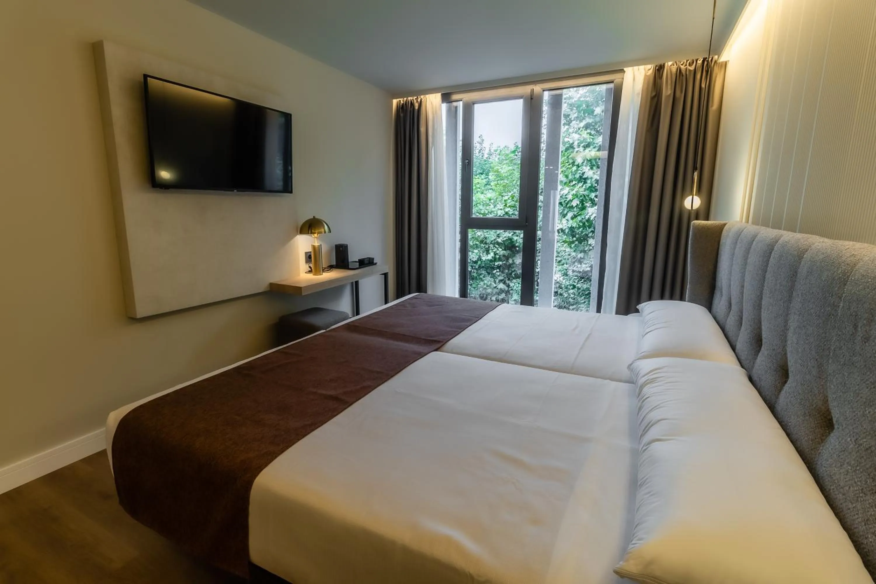 Bedroom, Bed in HOTEL CORONA DE PADRÓN