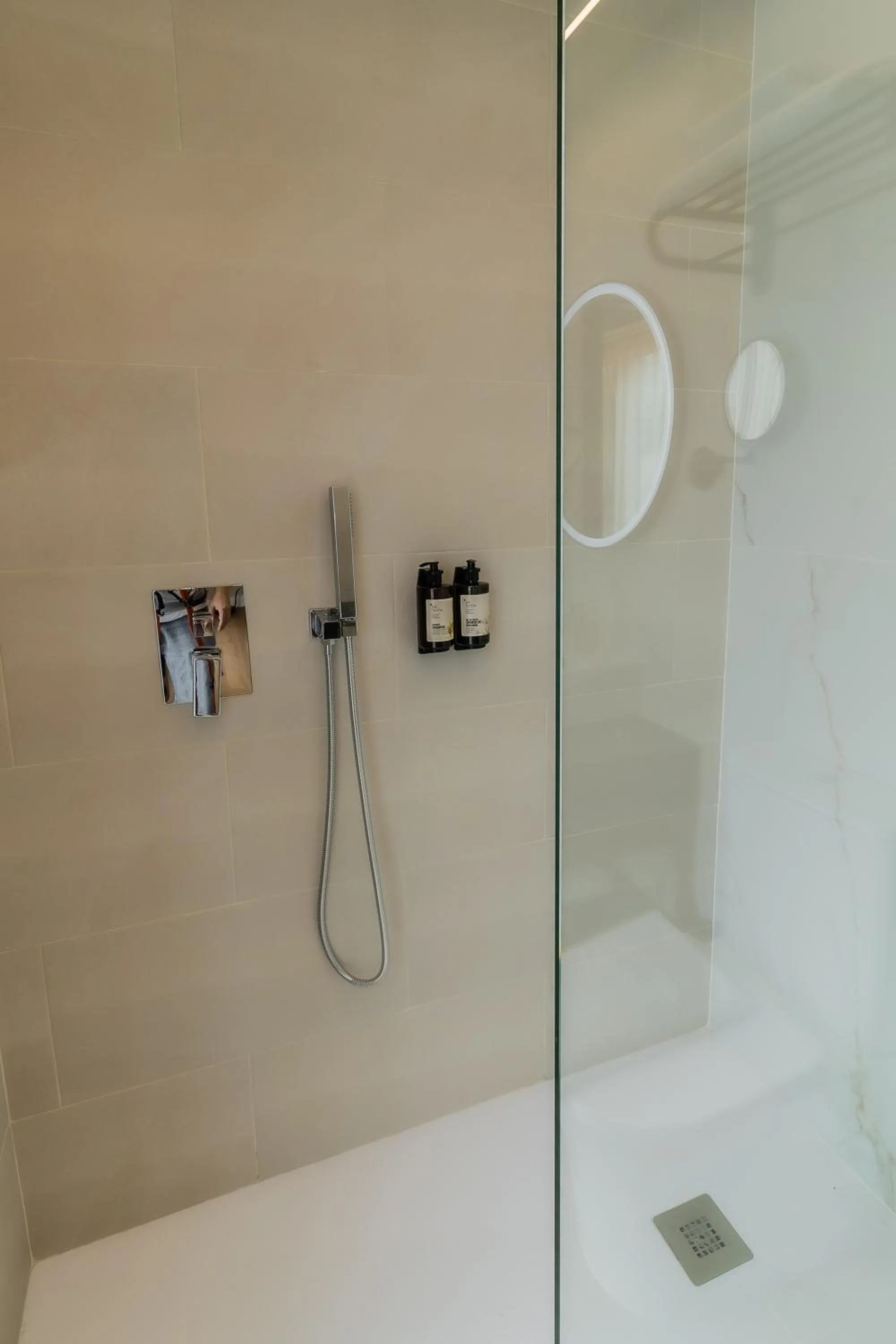 Bathroom in HOTEL CORONA DE PADRÓN