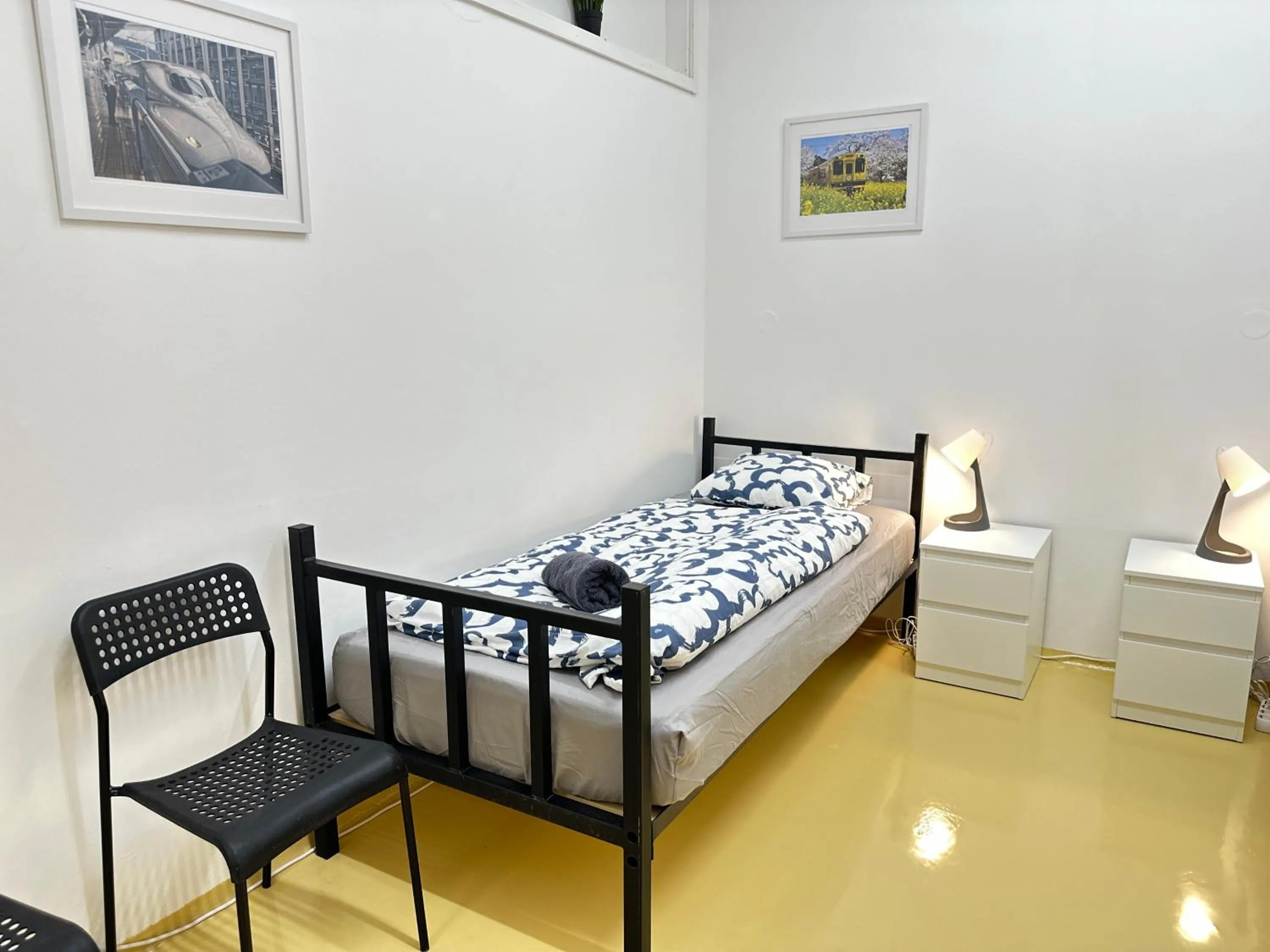 Bed in Railway Ljubljana ROOMS