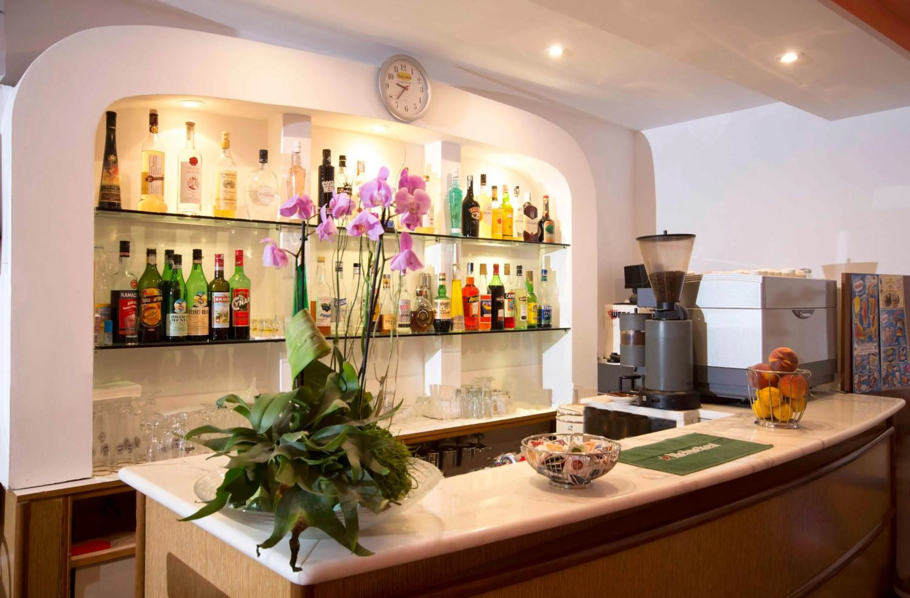 Lounge or bar in Hotel Veliero