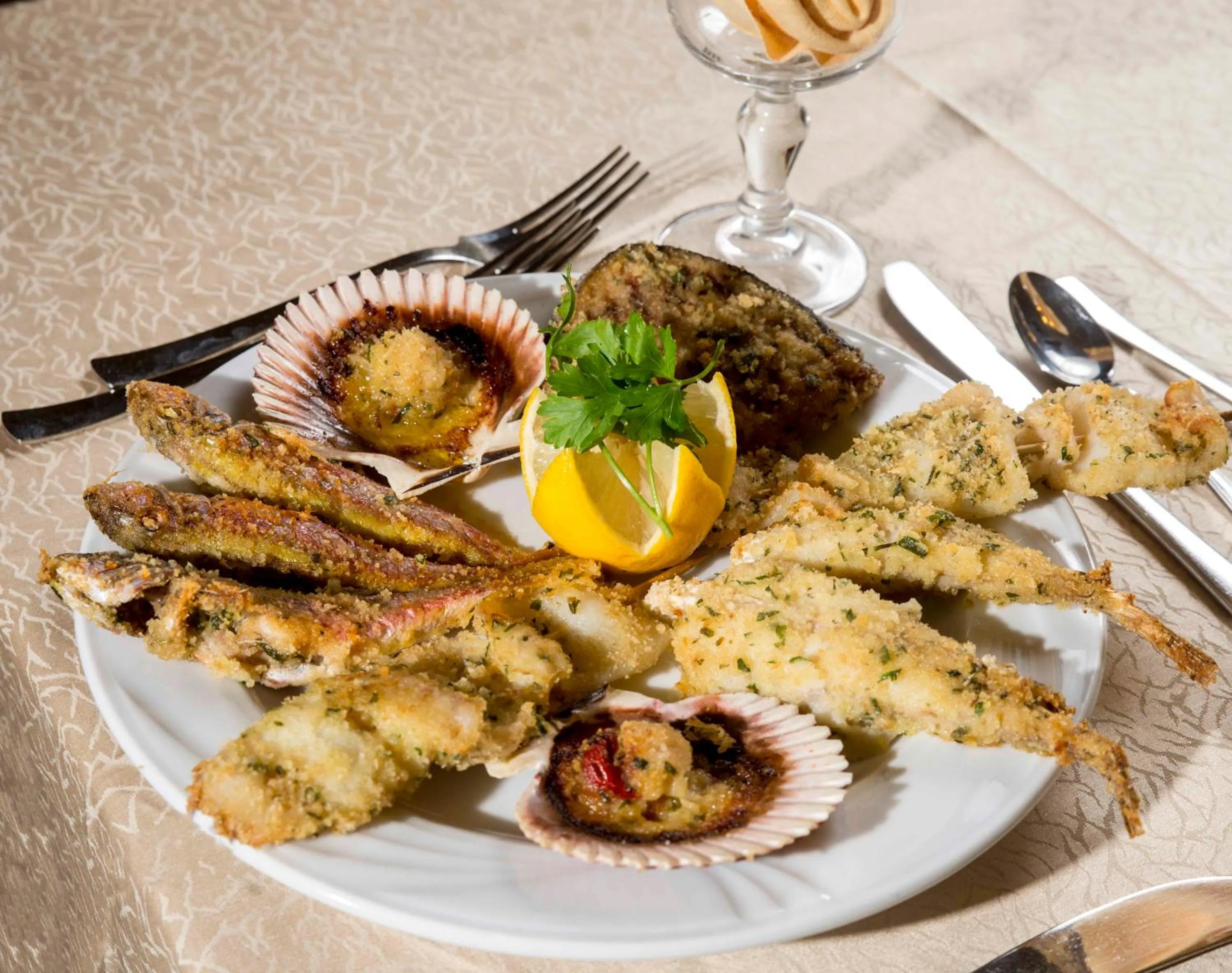 Restaurant/places to eat in Hotel Veliero