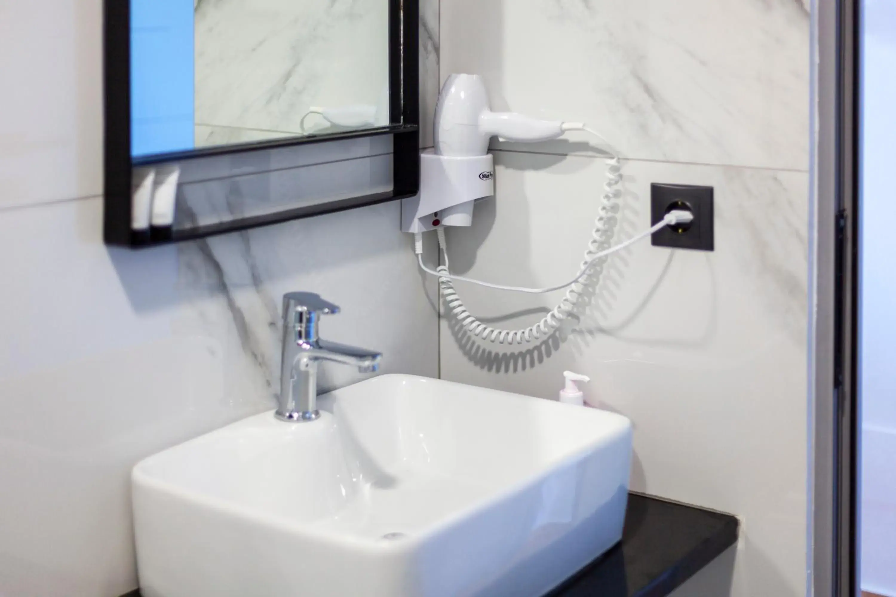 Triple Room with Mountain View in Dhima Hotel Triple Room with Mountain View in Dhima Hotel