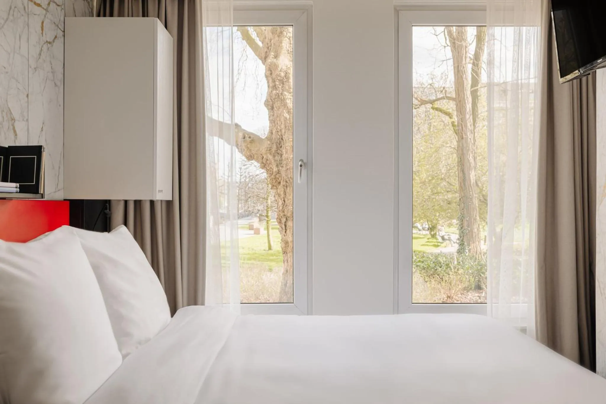 Bedroom, Bed in Leonardo Boutique Hotel The Lancaster Amsterdam