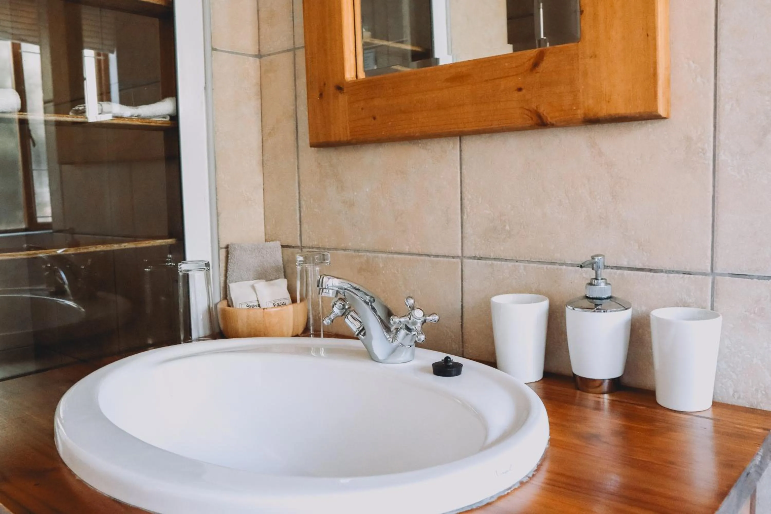 Bathroom in Assegaaibosch Country Lodge